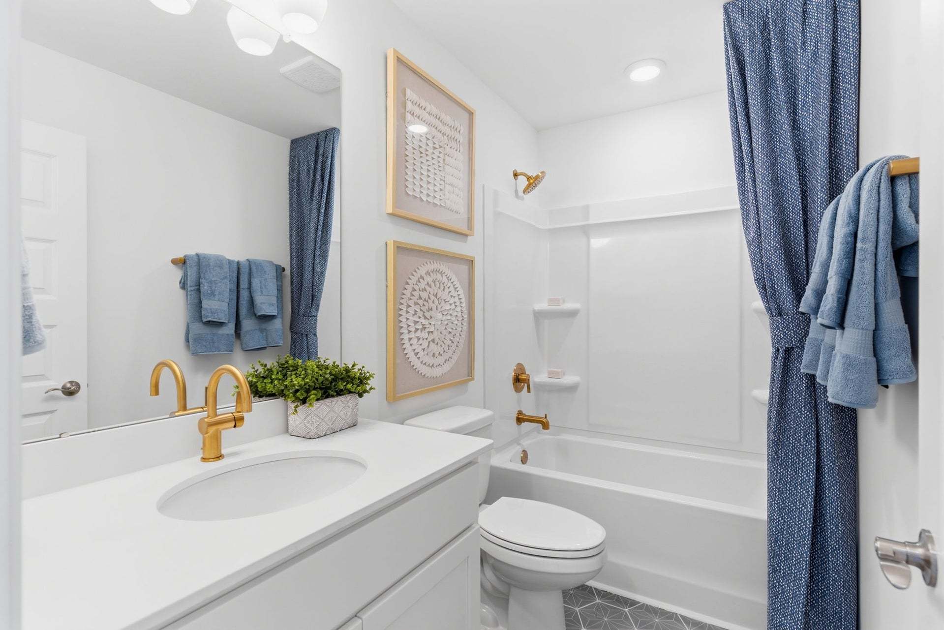 The Shorebreak - Bathroom