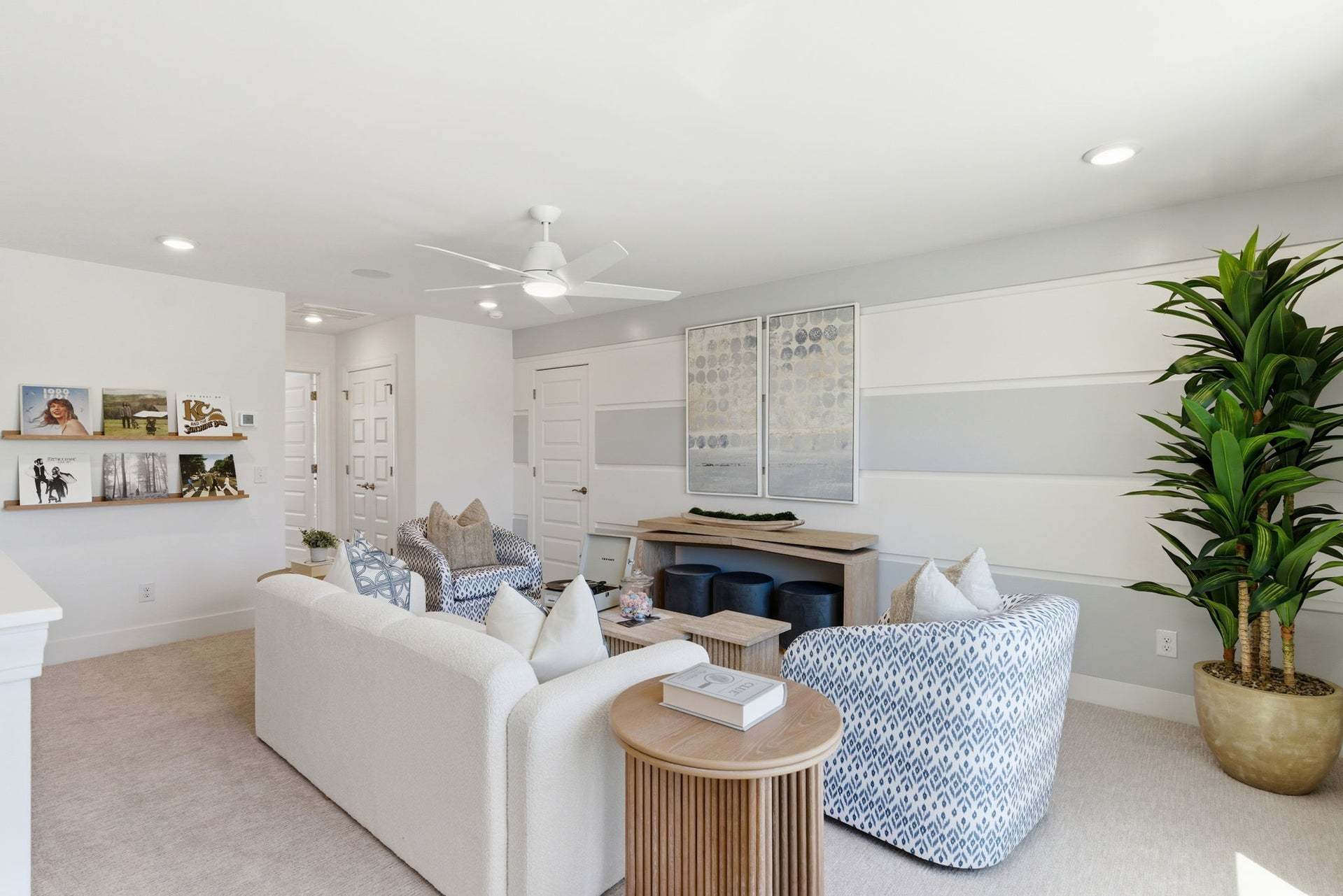 The Shorebreak - Loft Area