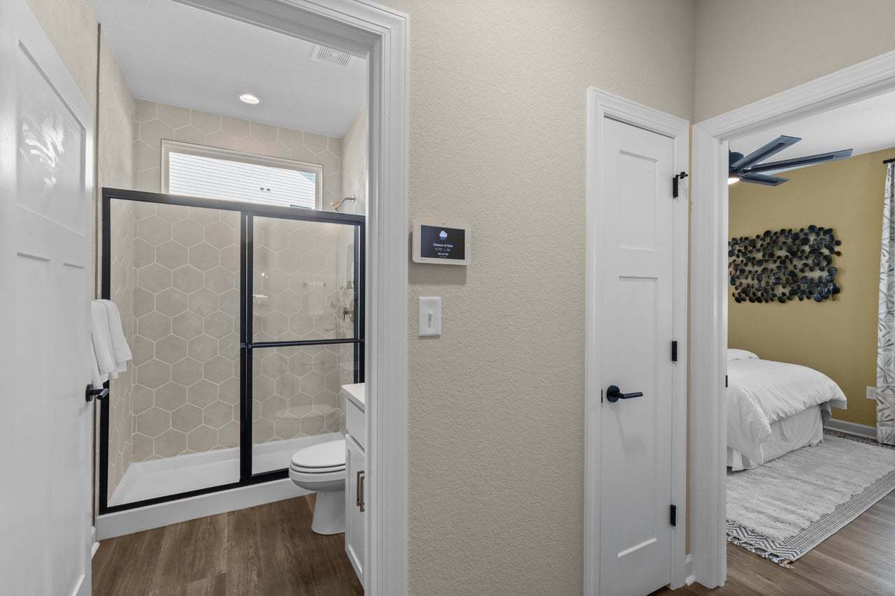 Bathroom & Bedroom