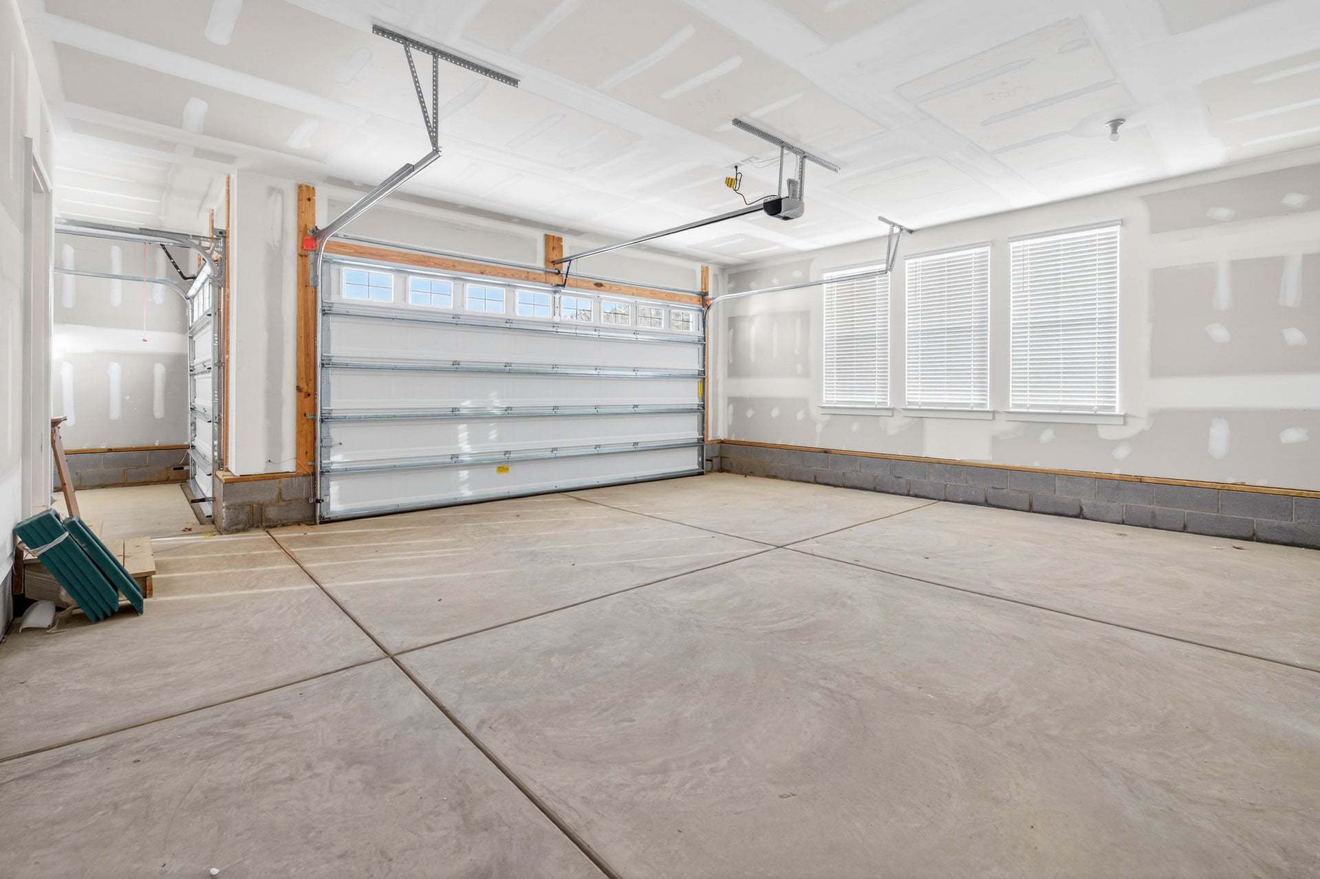 Three Car Garage
