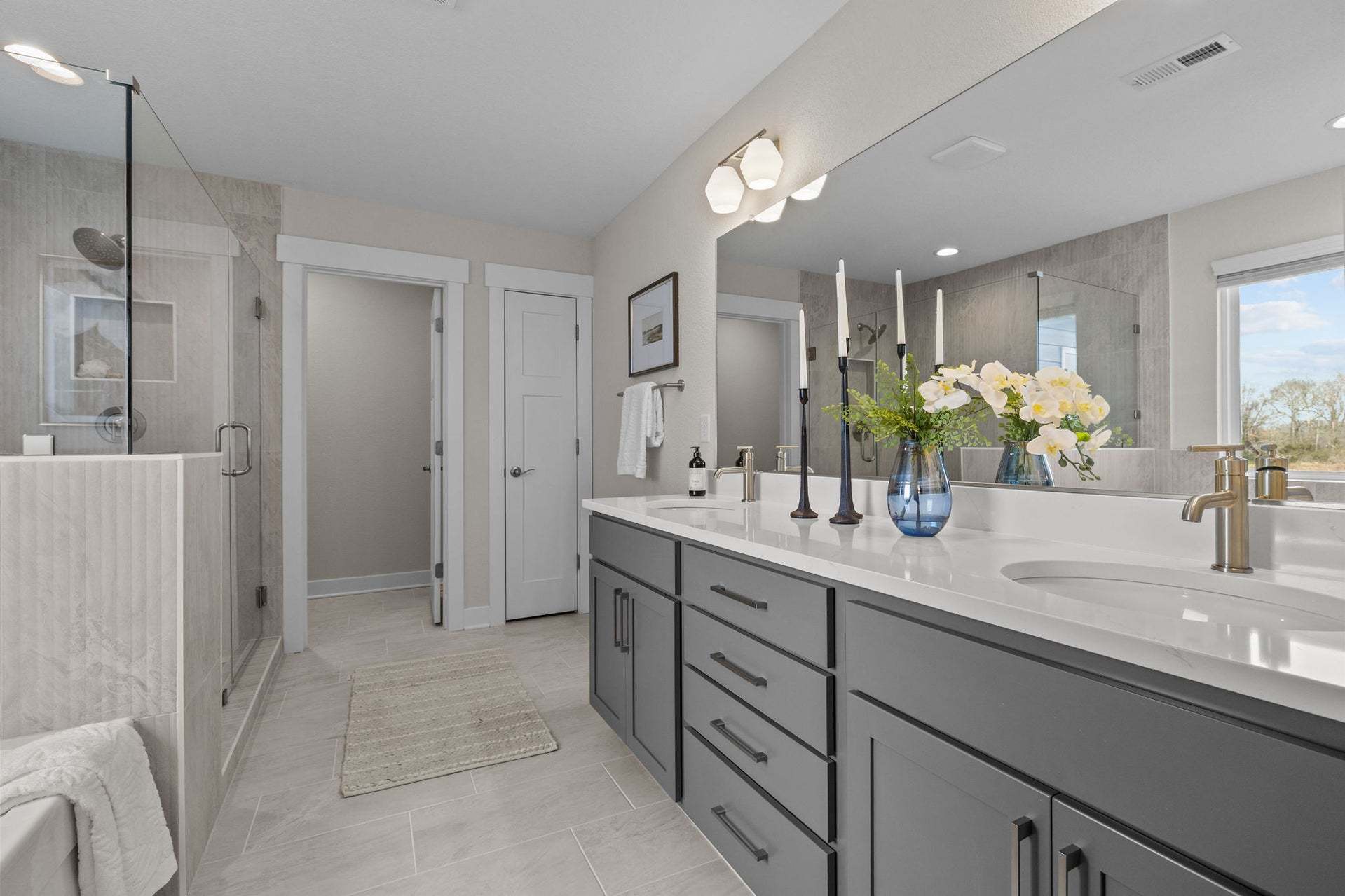 The Everest Owner's Bathroom