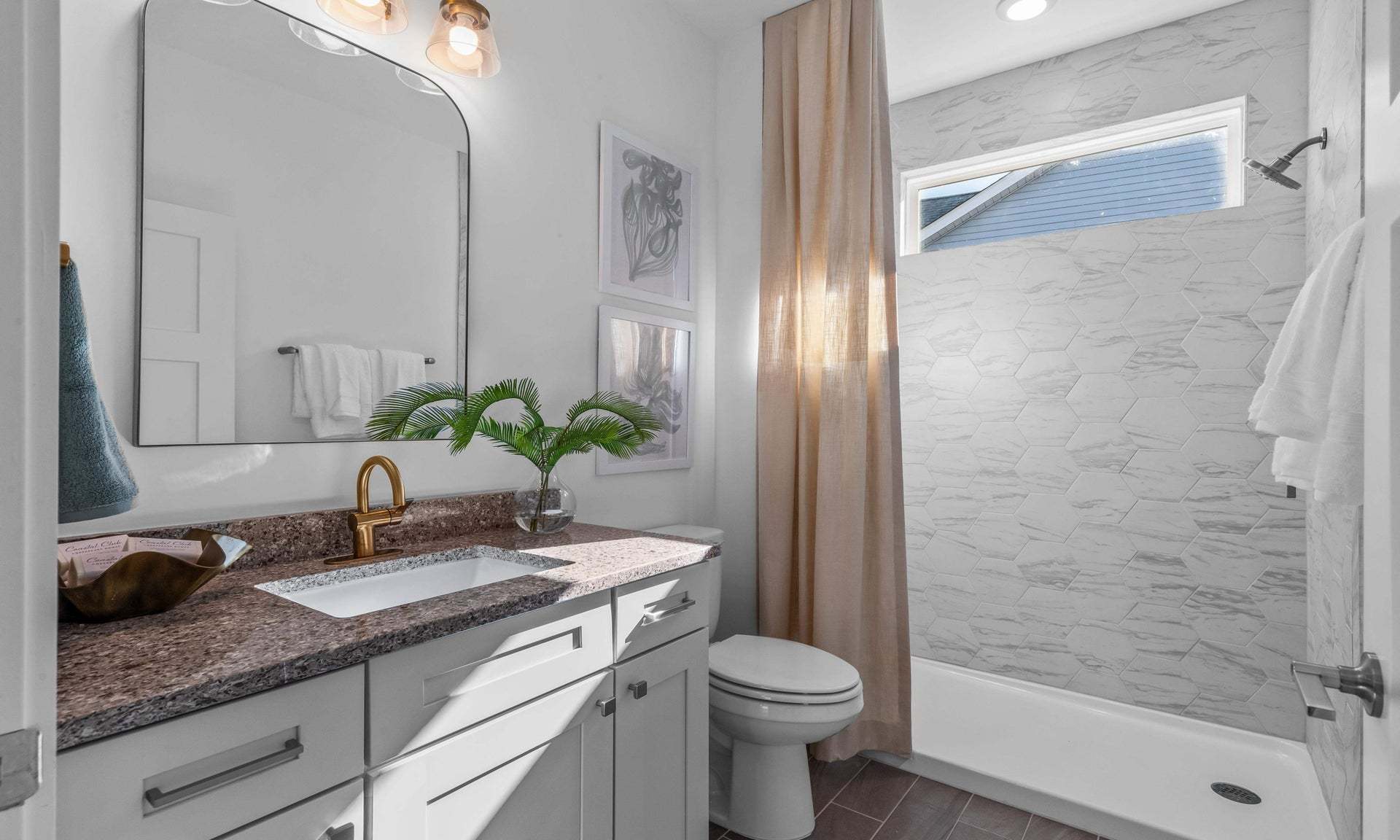 Similar Home - Bathroom