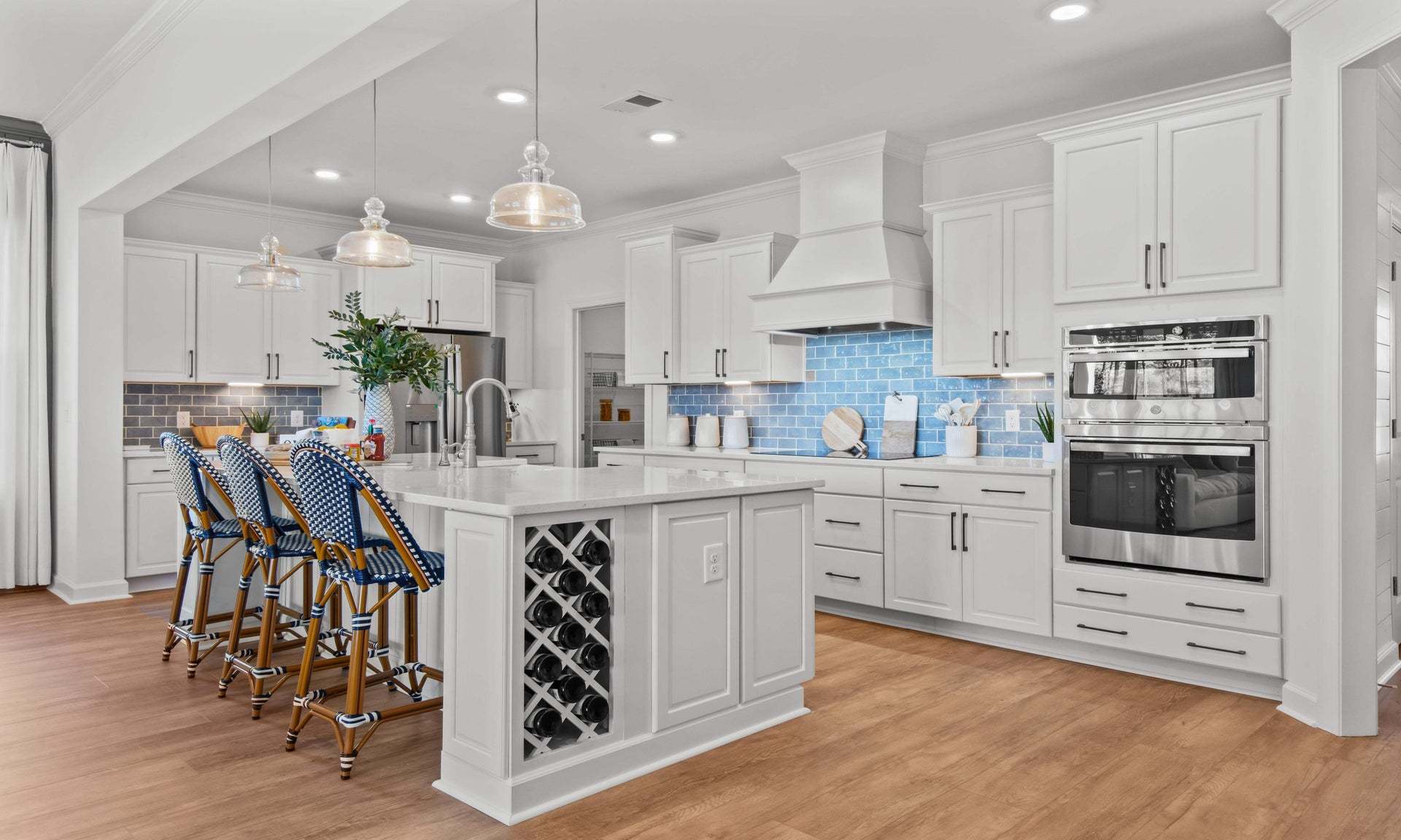 Similar Home - Kitchen
