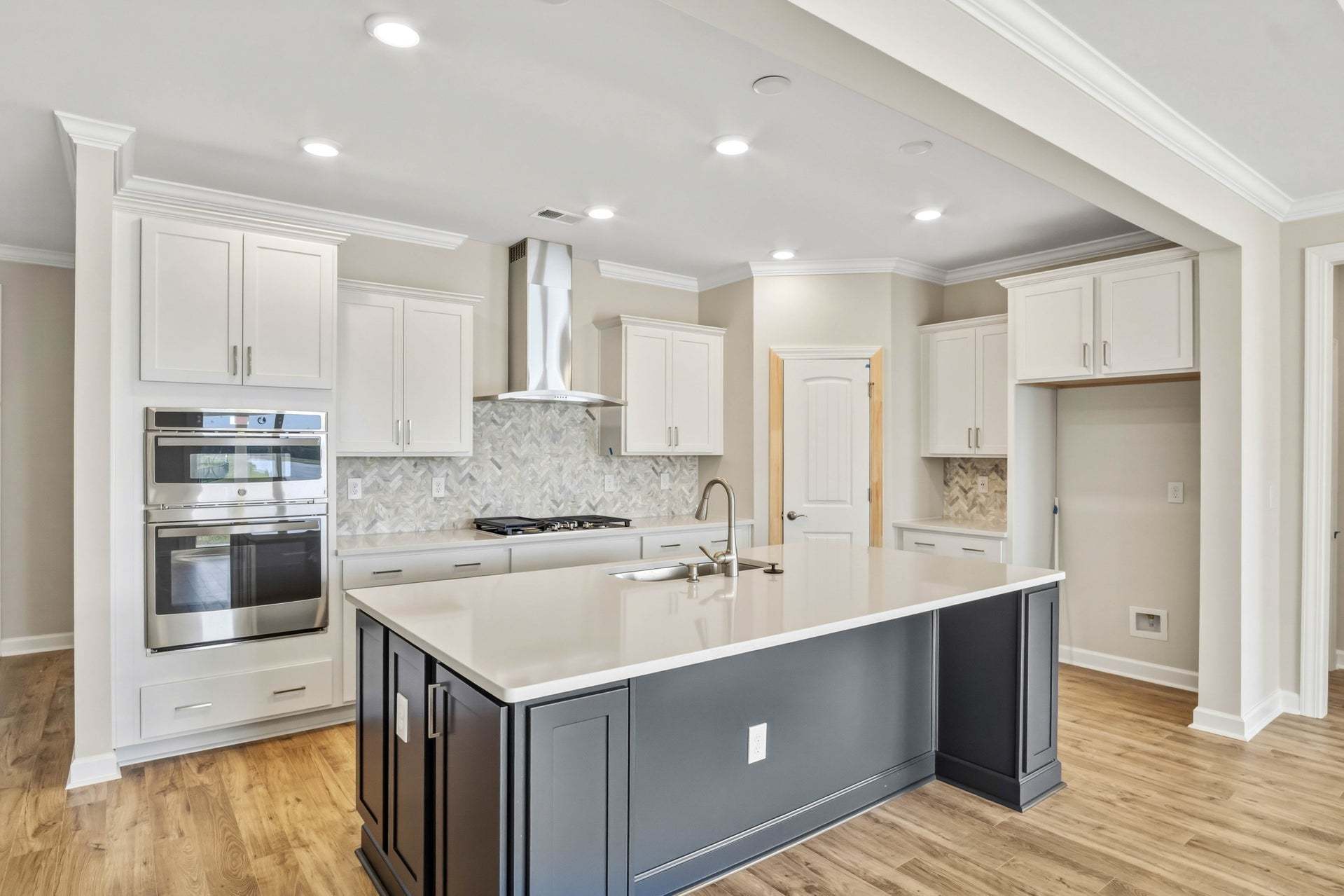 2235 Seagrape Dr. (The Surfrider)