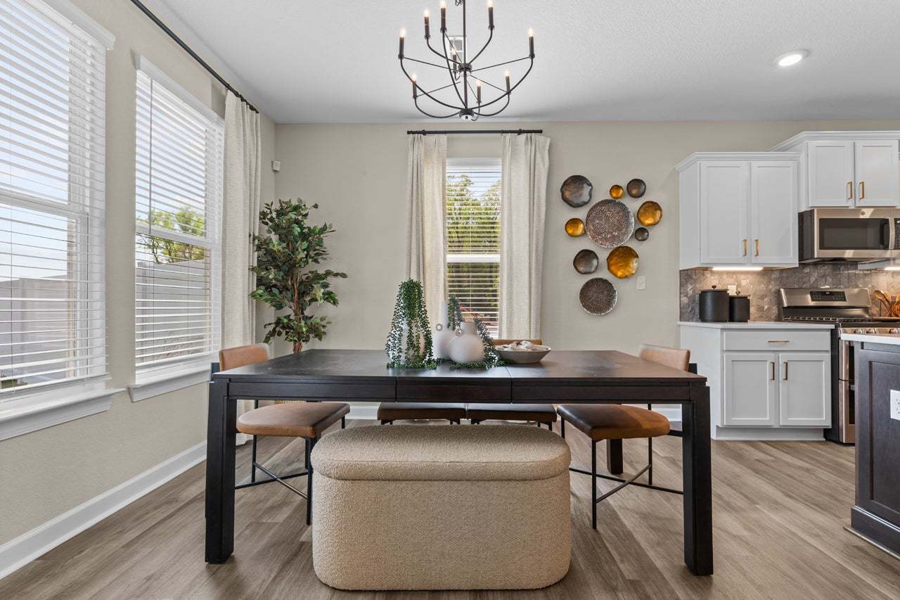 Similar Home - Breakfast Area