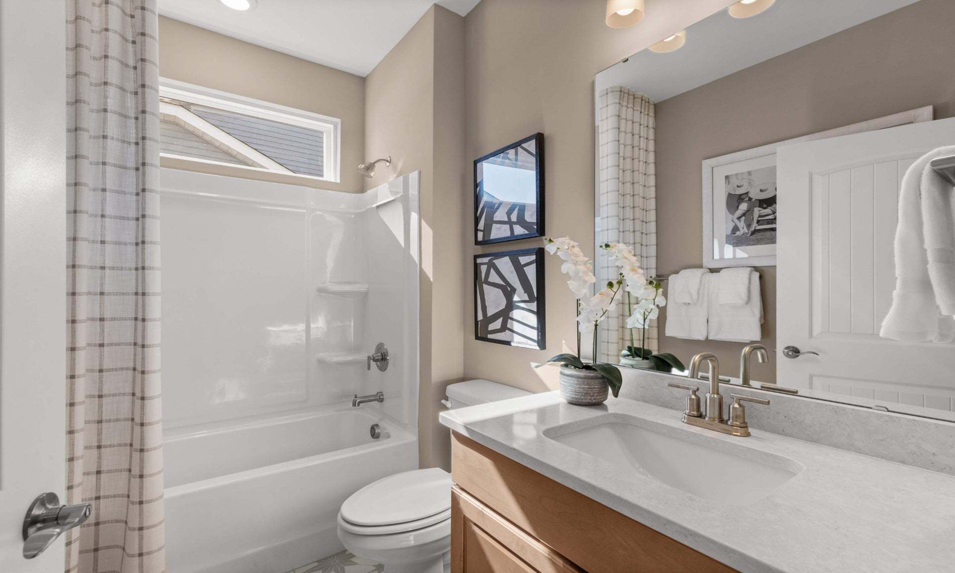 Similar Home - Bathroom
