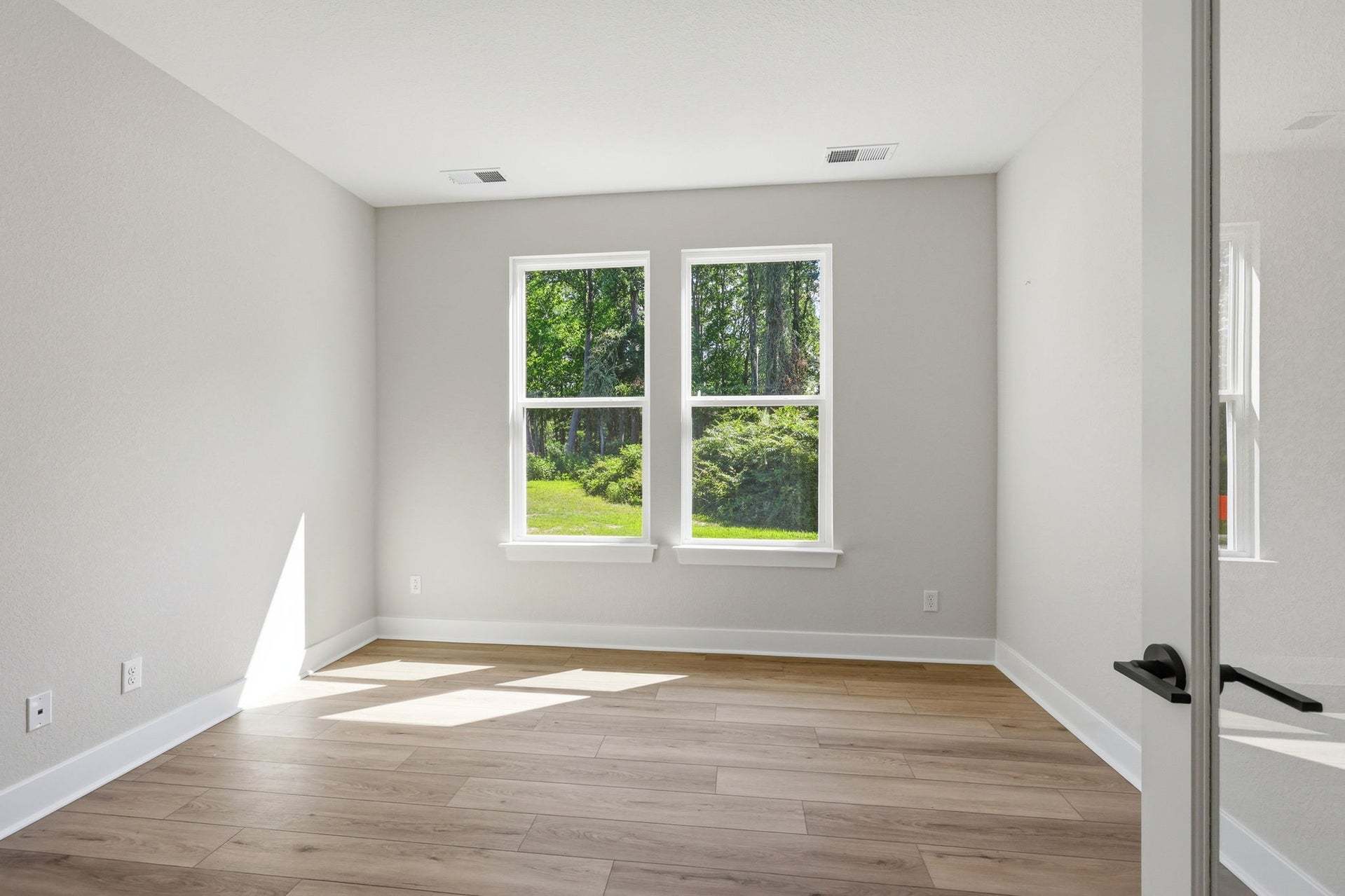Similar Home - Office