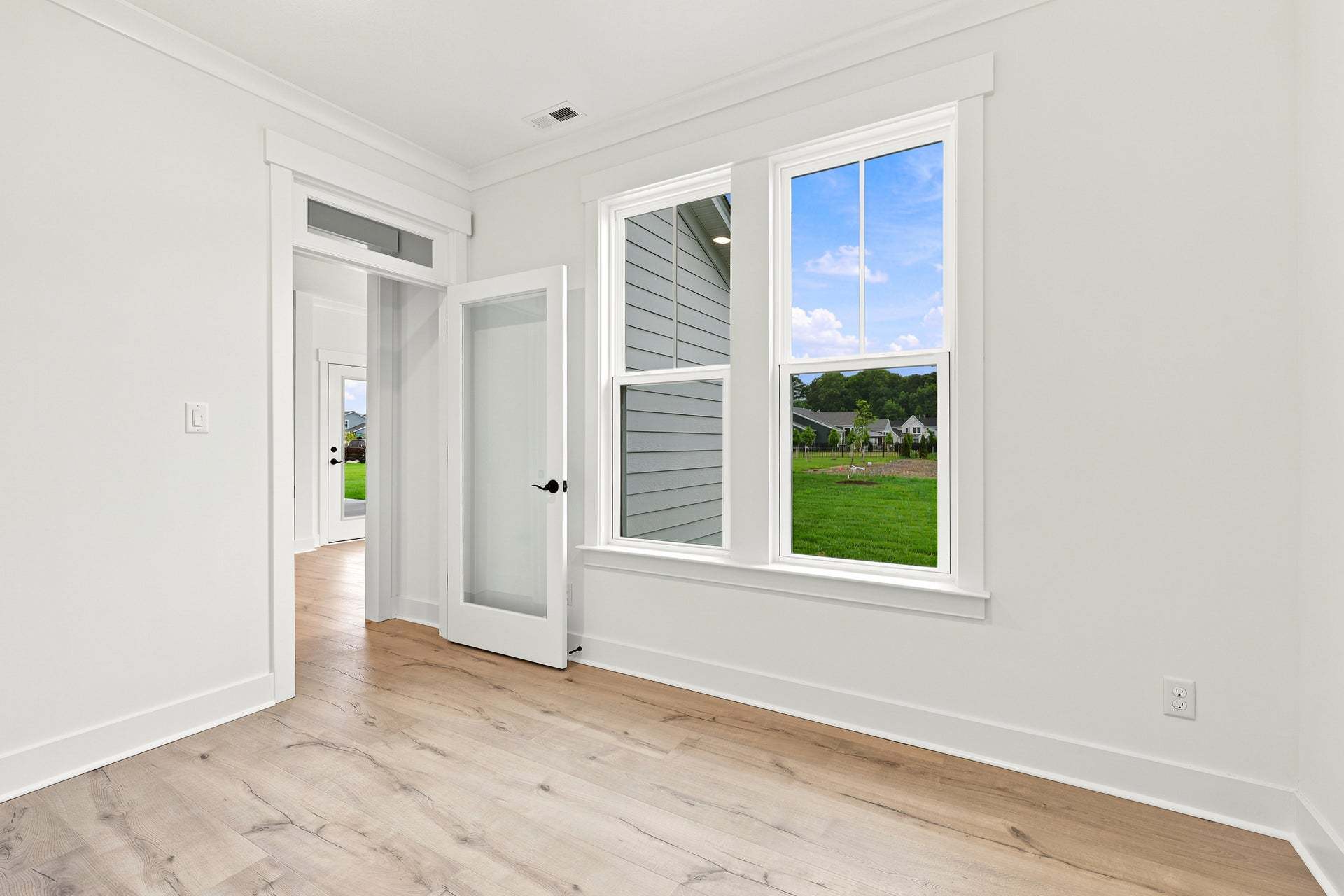 Actual Home - Zoom Office