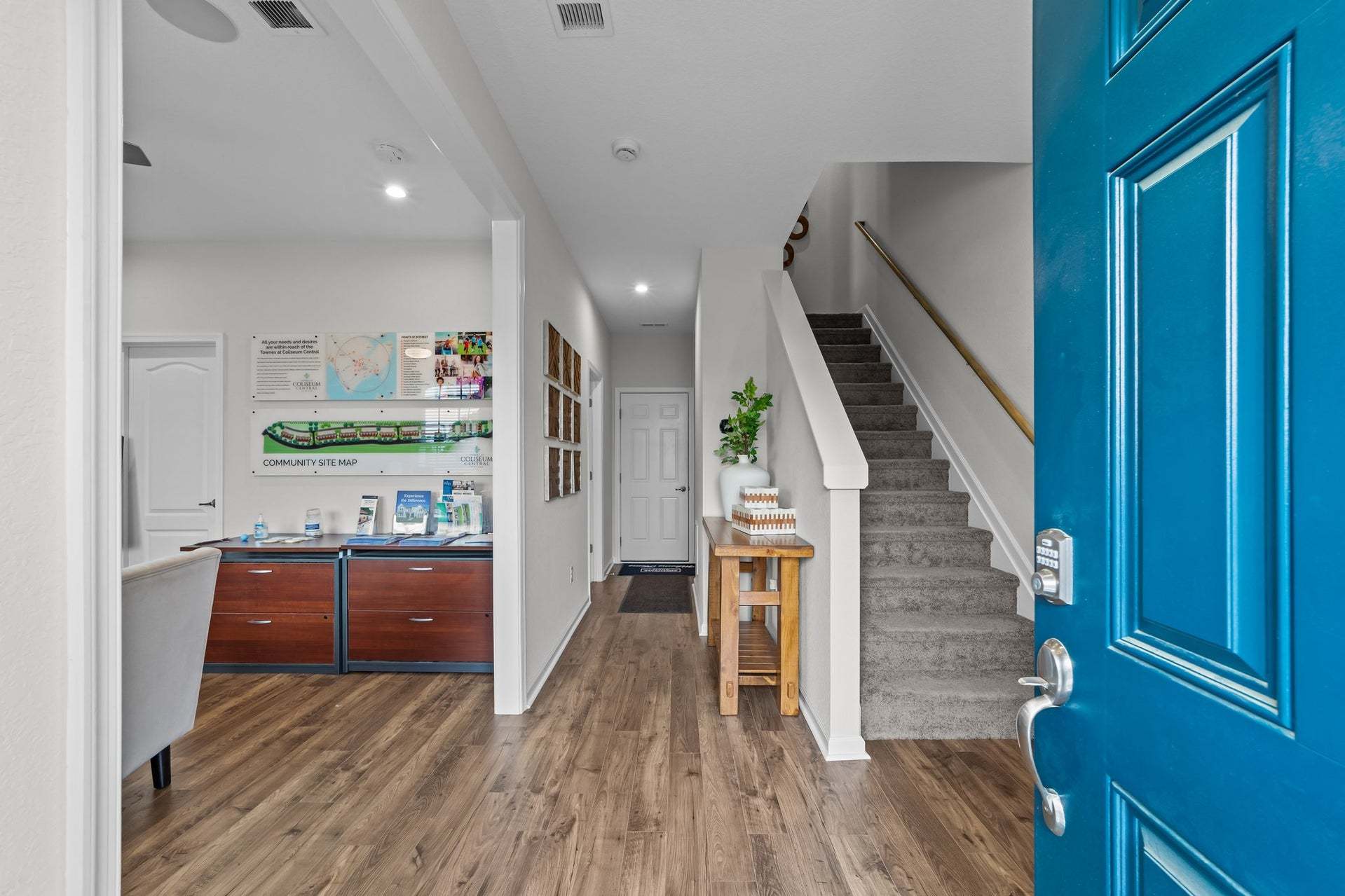 Similar Home - Foyer