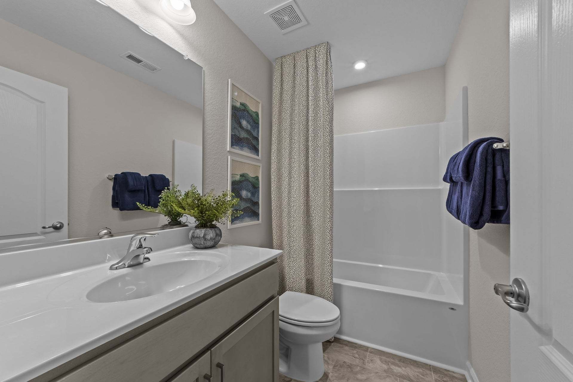 Similar Home - Bathroom