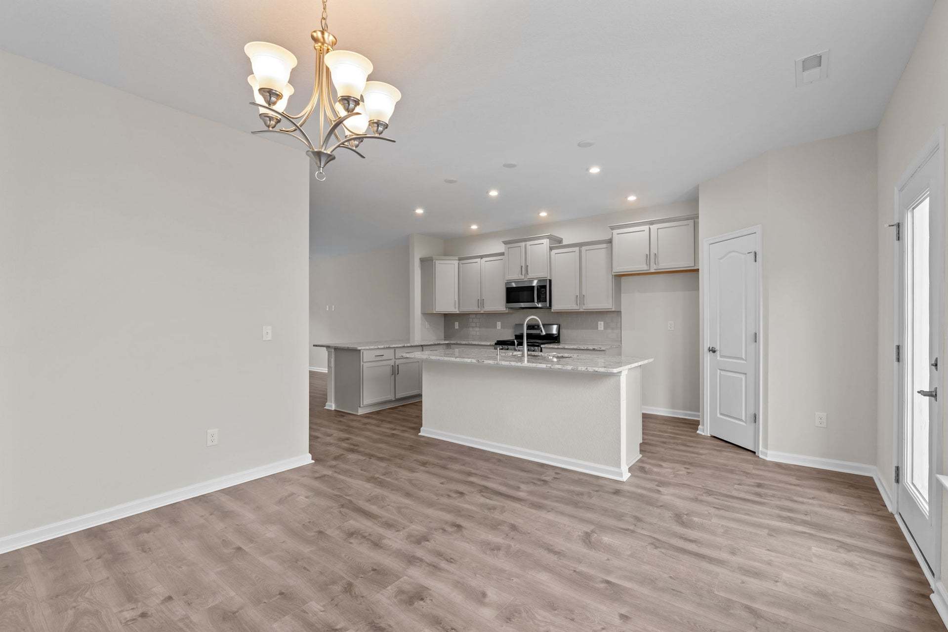 Similar Home - Dining Area & Kitchen