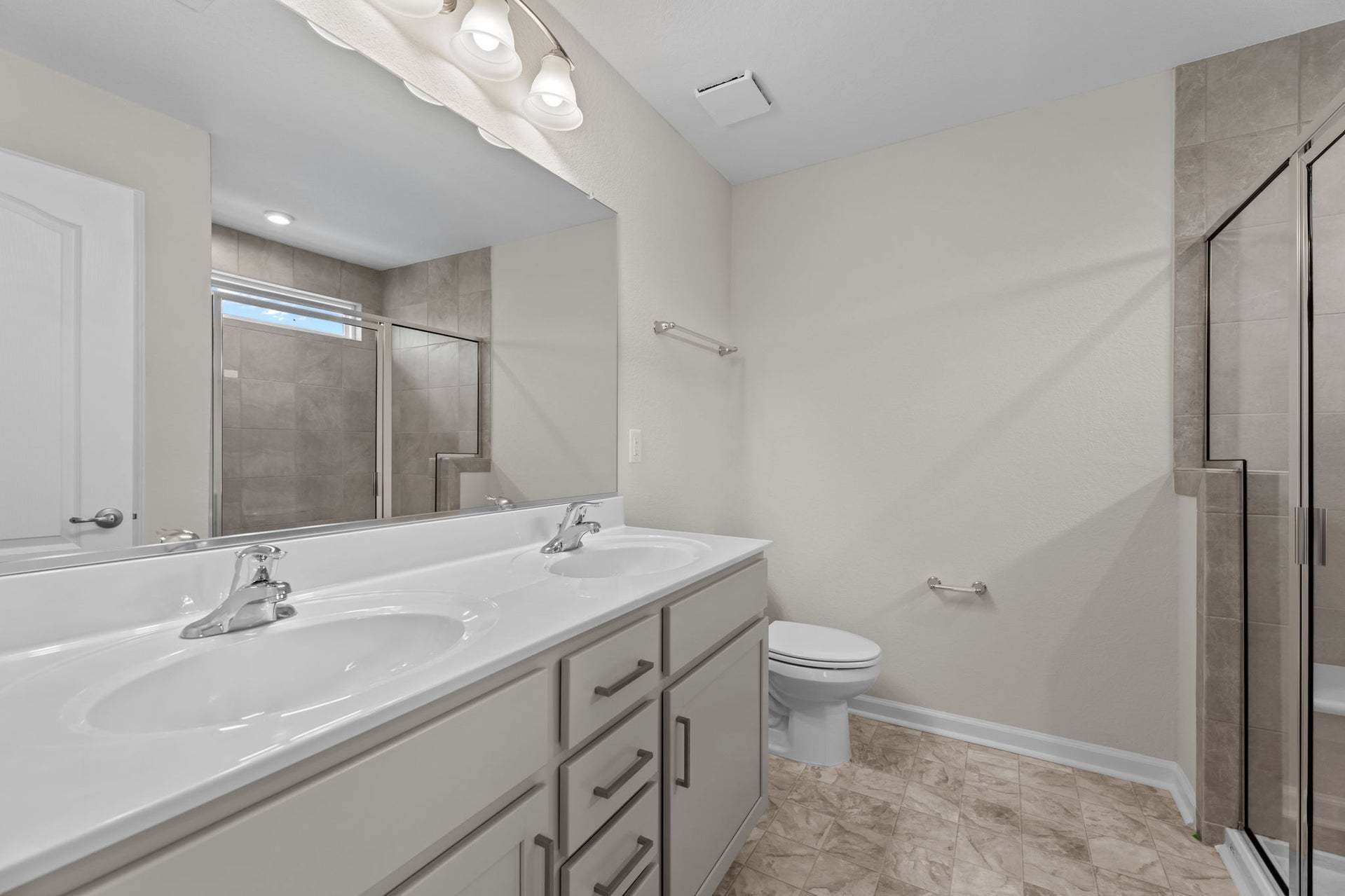 Similar Home - Owner's Bathroom