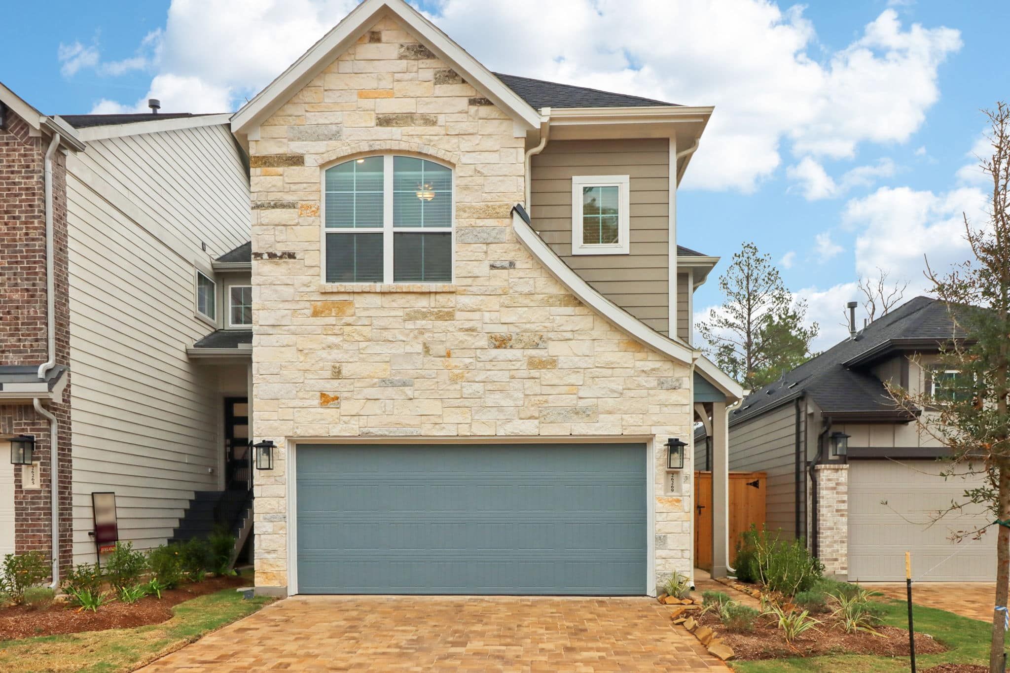 26269 East Outrider Banks Circle (Versailles - Chateau Collection)