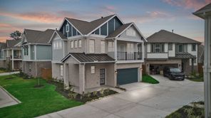 15838 Invergelder Drive (Storybrooke - Courtyard Collection)