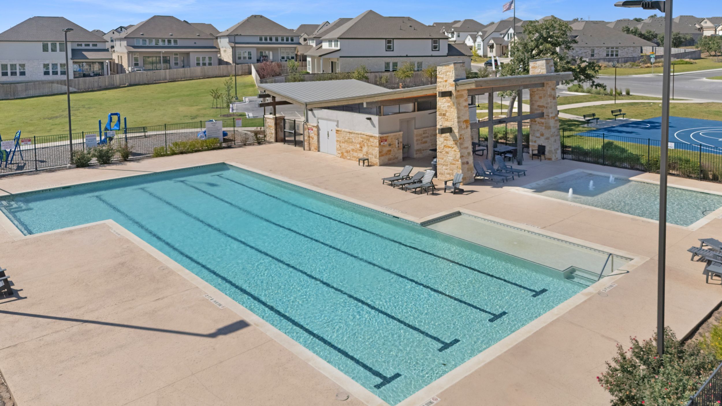 casa en Crescent Bluff por Chesmar Homes