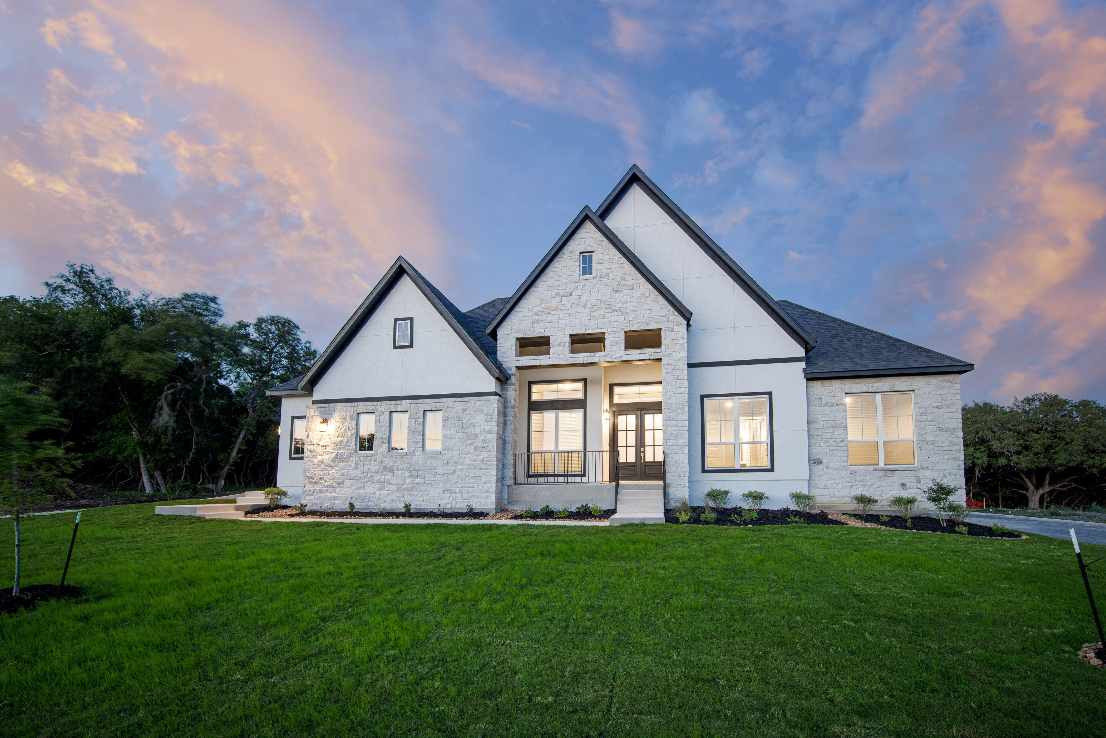 4405 Buckle Bnd. Marion, TX 78124