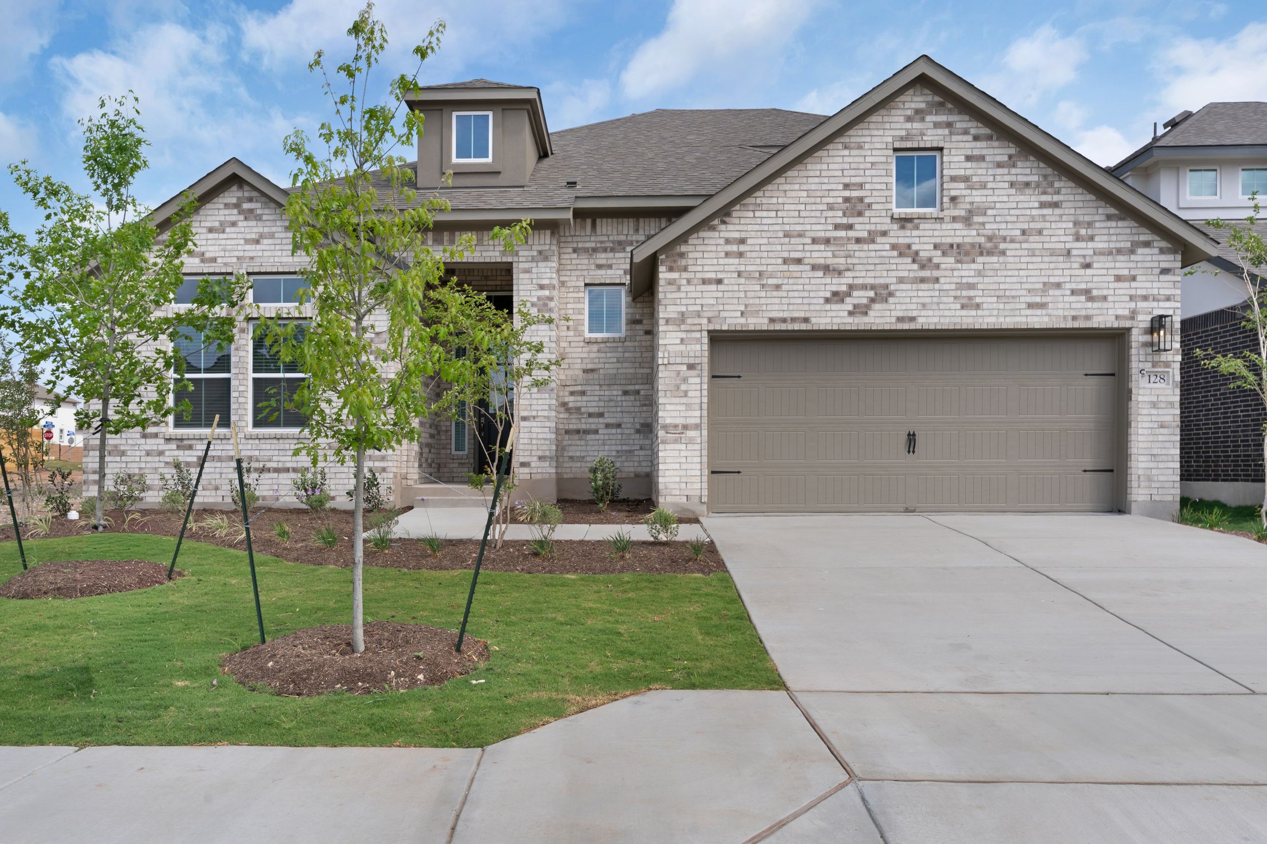 128 Sandrock Trail