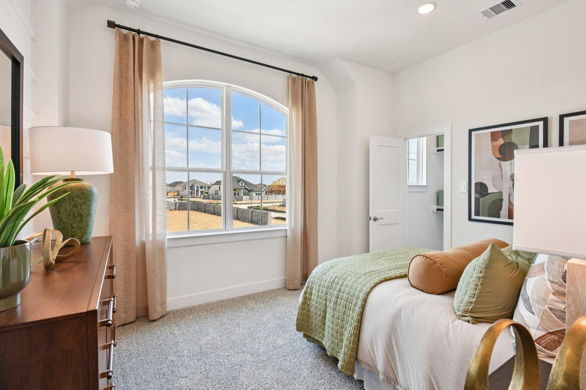 34-web-or-mls-Jolly-Dawn-Dr-S3103-034.jpg