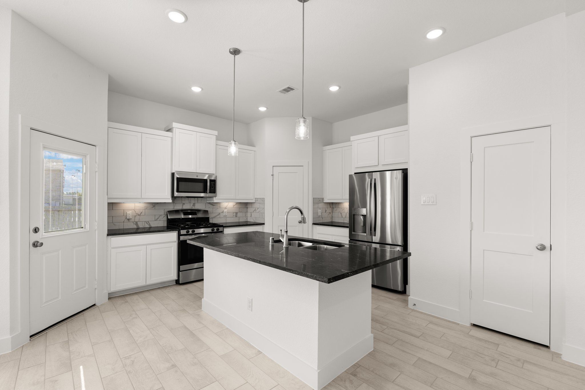 11-web-or-mls-MK303841.jpg