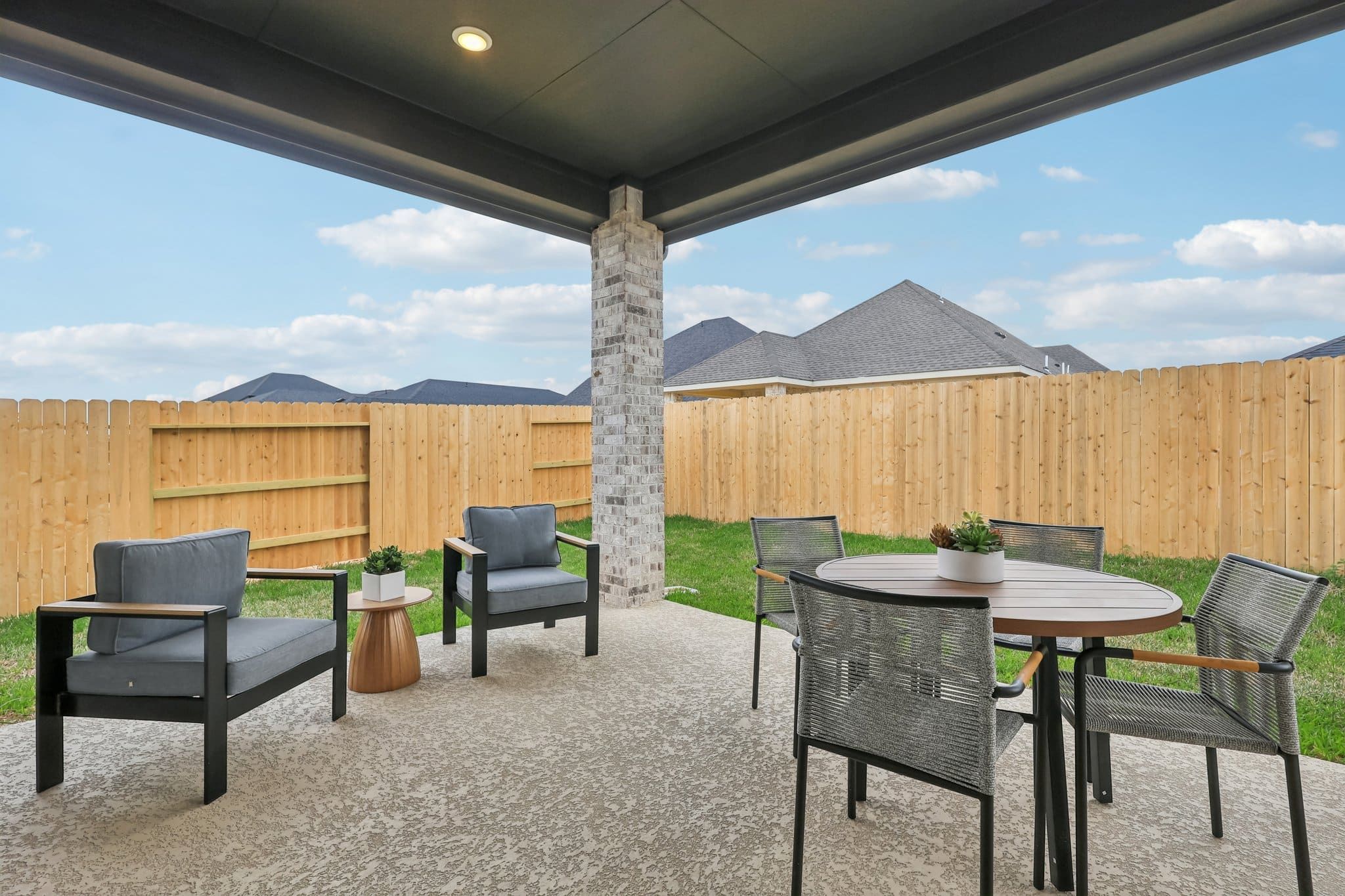 24-web-or-mls-Birchwood-Gln-Dr-S0703-024.jpg