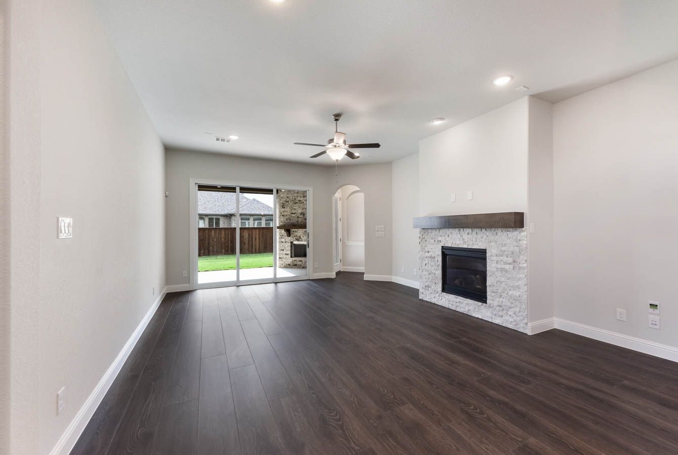 11_916WinterCreek_011_mls-1.jpg