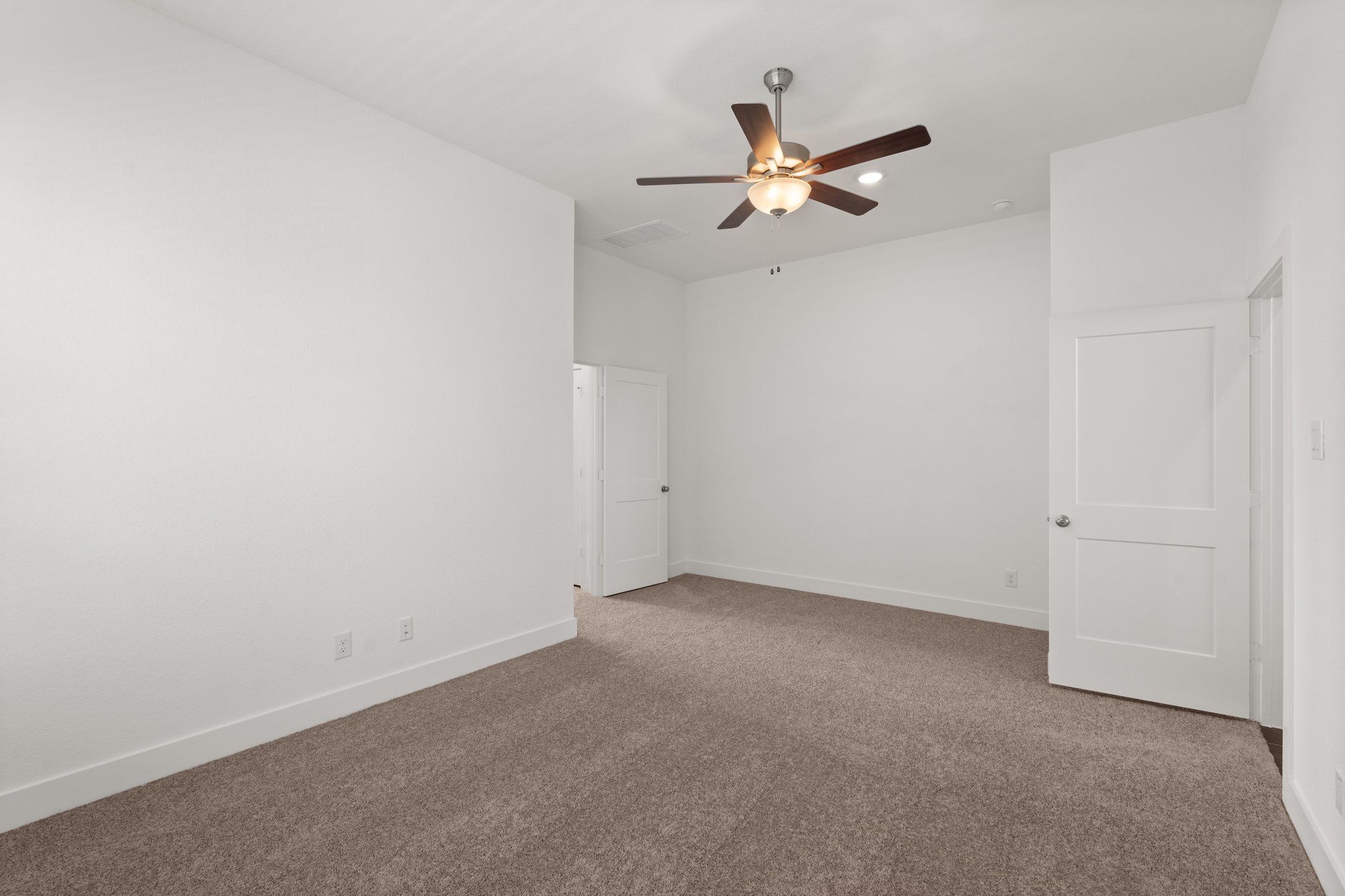 23-web-or-mls-MK303877.jpg