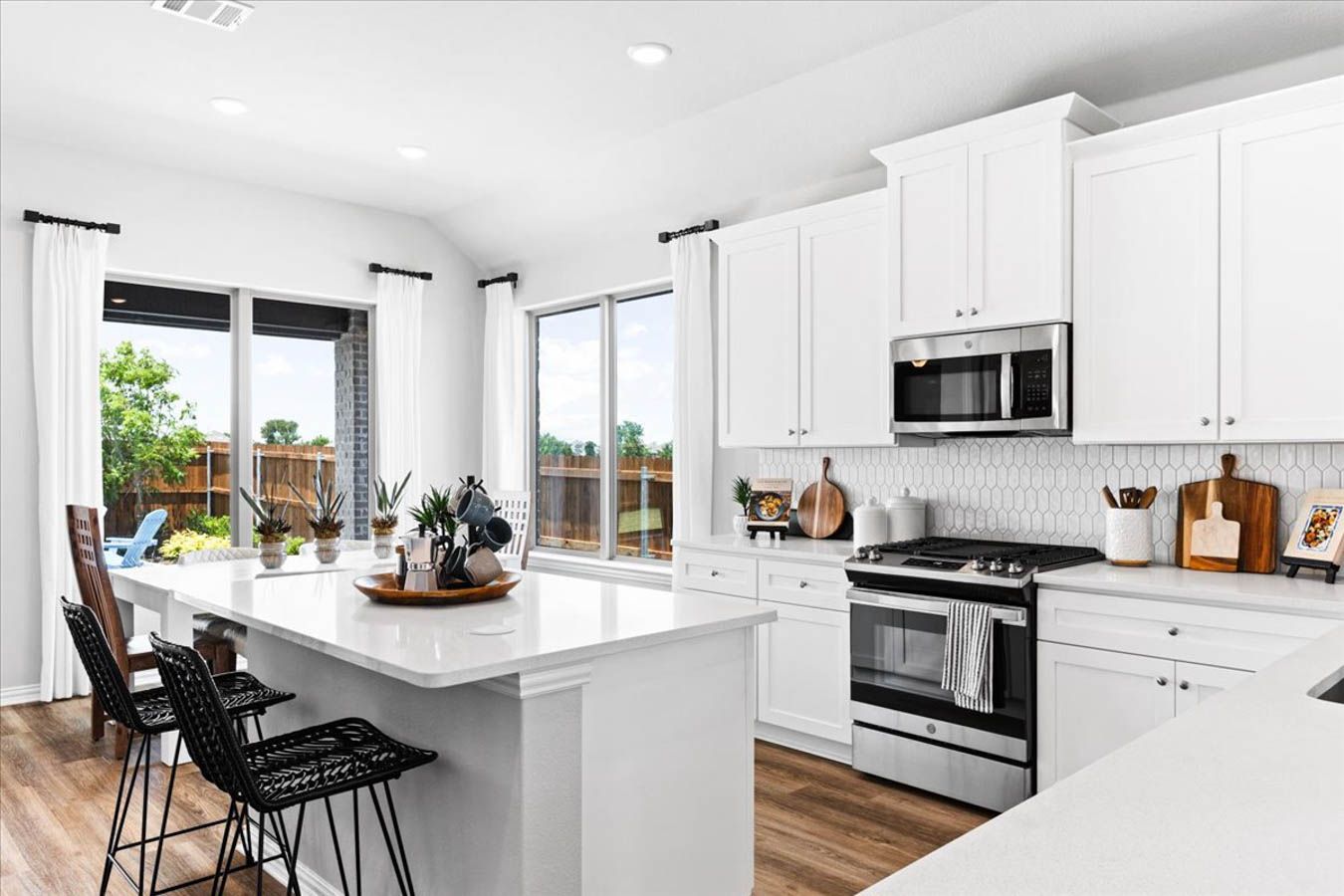 3065-Elmwood-Miami-Slider-9.jpg