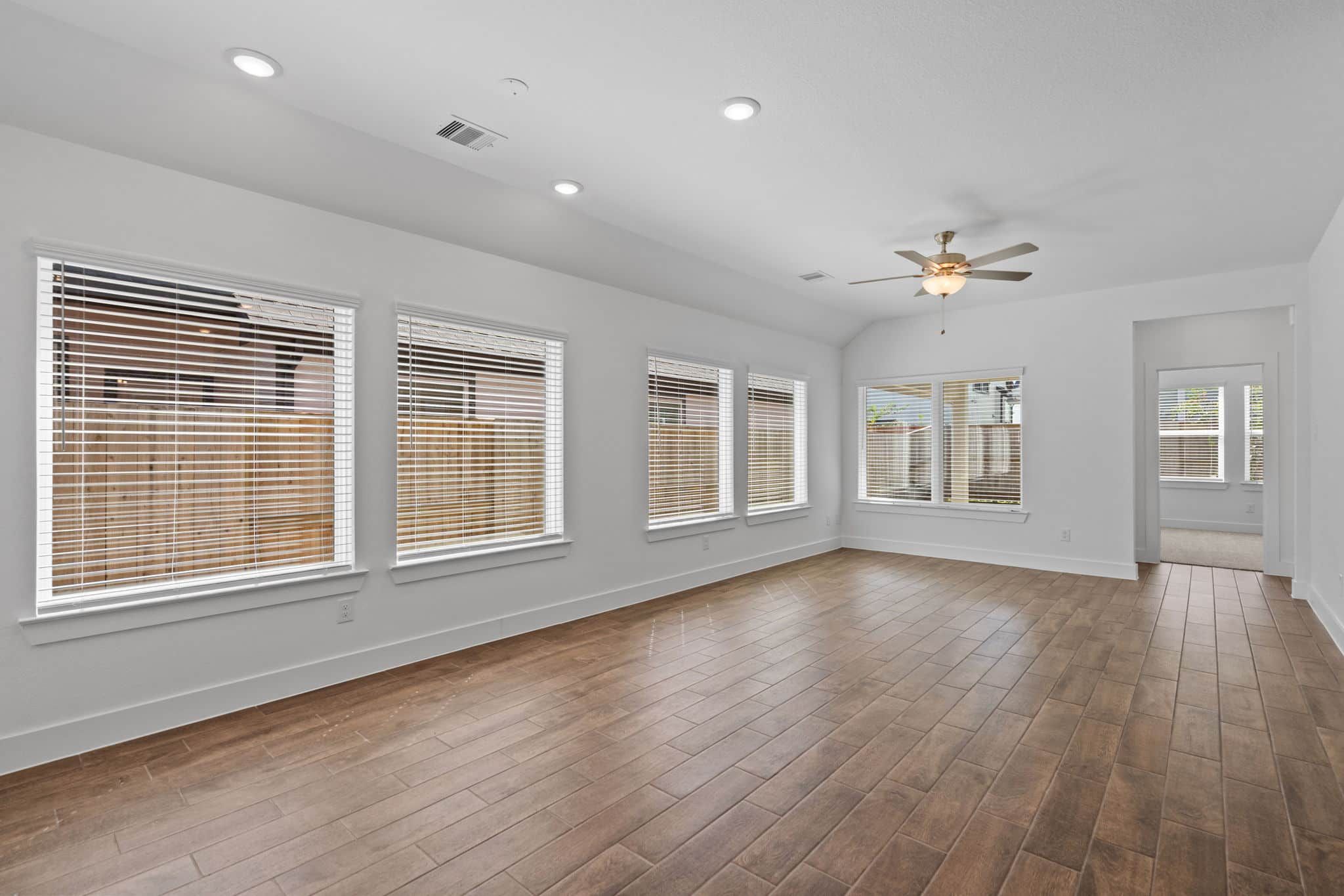 12-web-or-mls-DSC08601.jpg