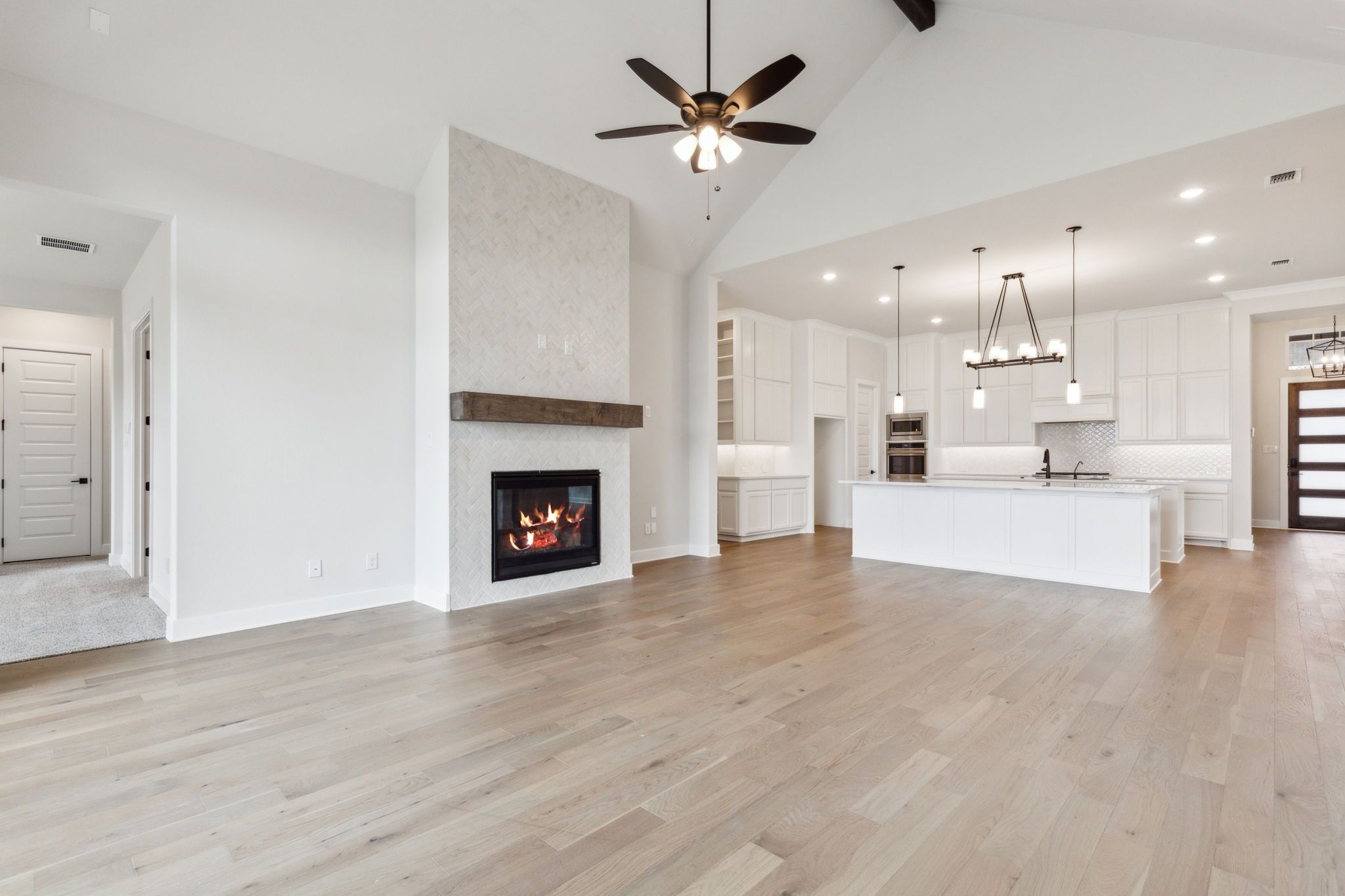 11-11217Hickory_011.jpg