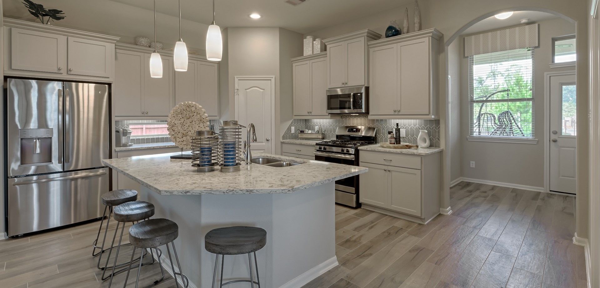 3-chesmarhomes-LANAI-woodridgeforestmodel-sliders.jpg