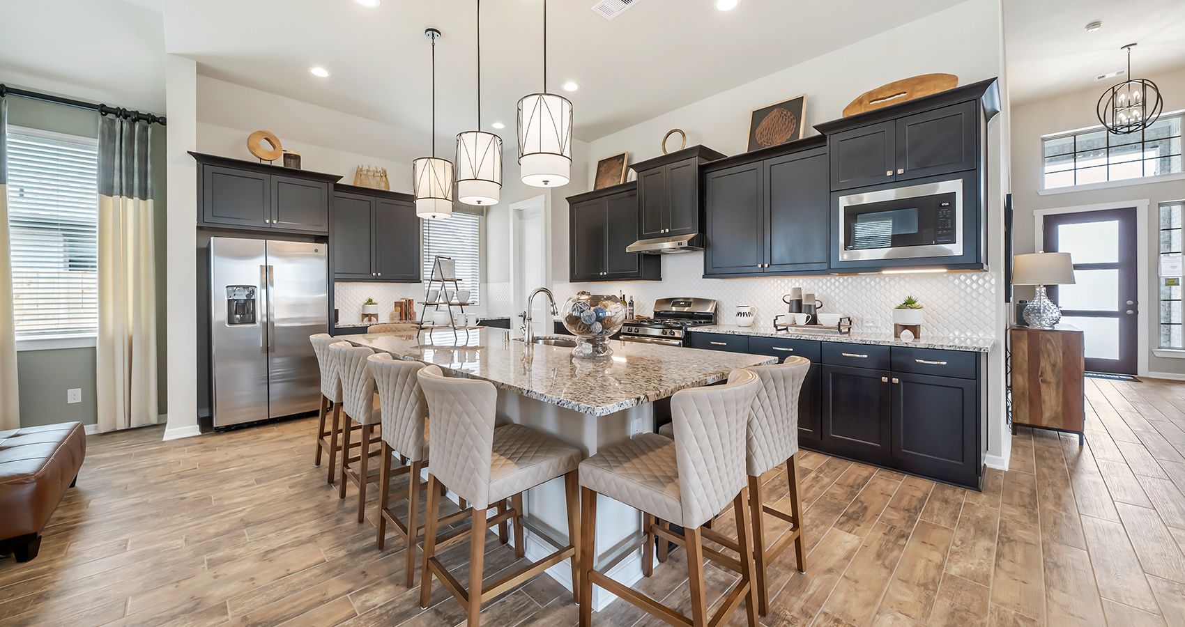 4-HOU-chesmarhomes-HILLCREST-modelhome-kitchen.jpg