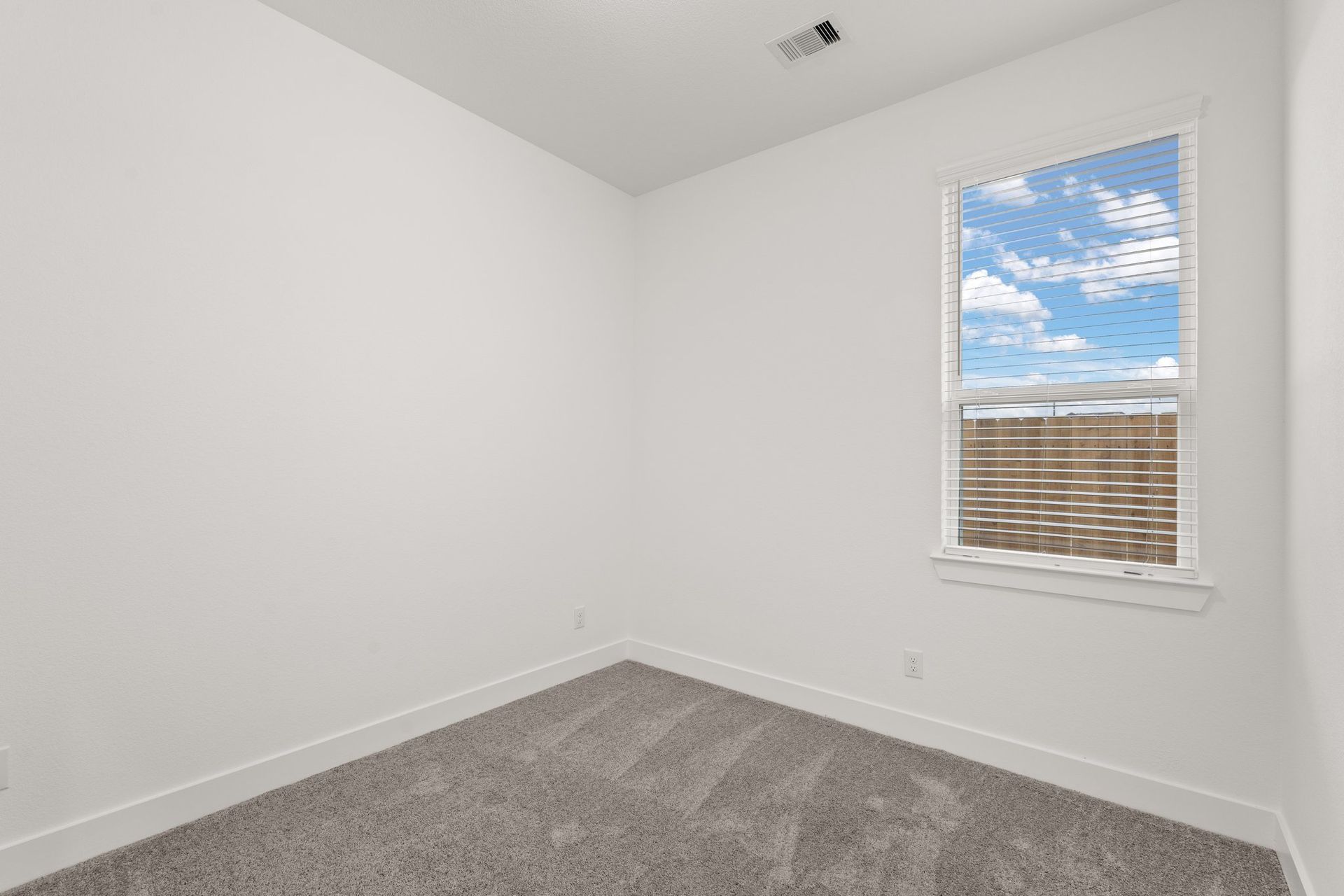 10-web-or-mls-MK301409-1.jpg