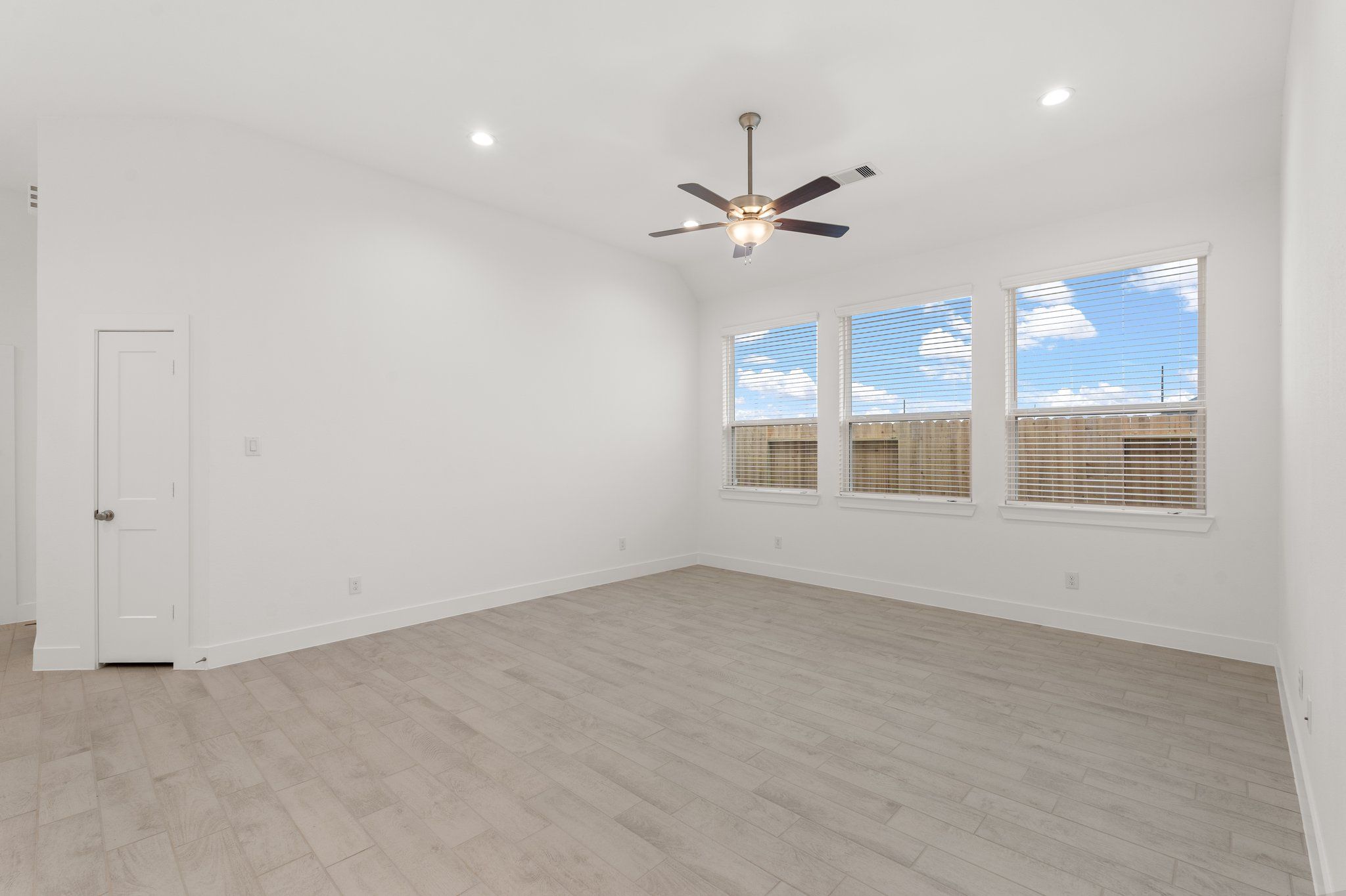 16-web-or-mls-MK301427-1.jpg