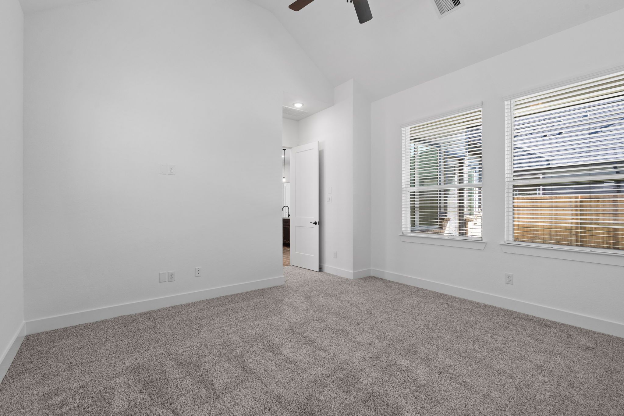 28-web-or-mls-DSC04970-1.jpg
