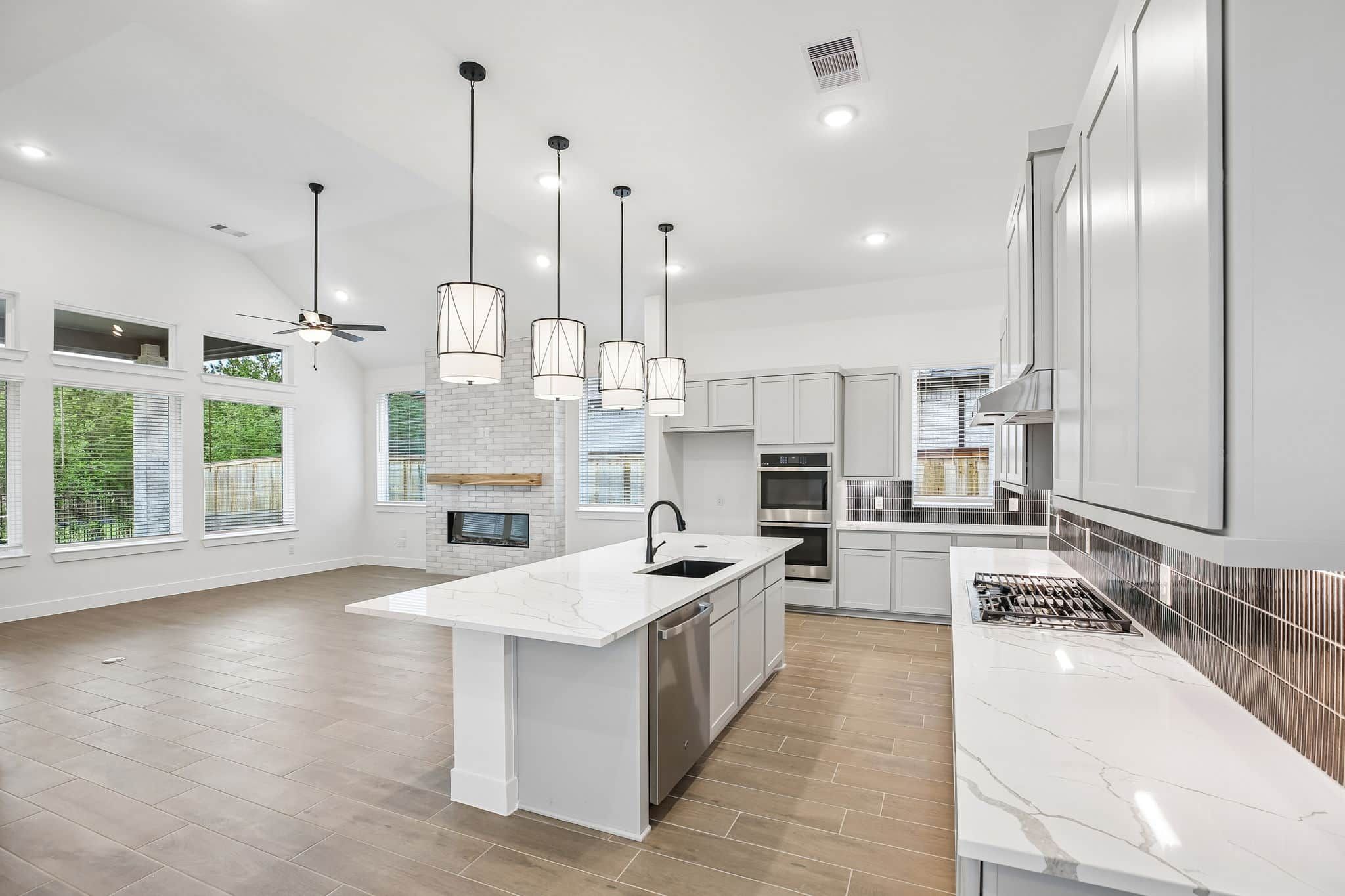 10-web-or-mls-26312-W-Outrider-Banks-Cir-S2204-010.jpg