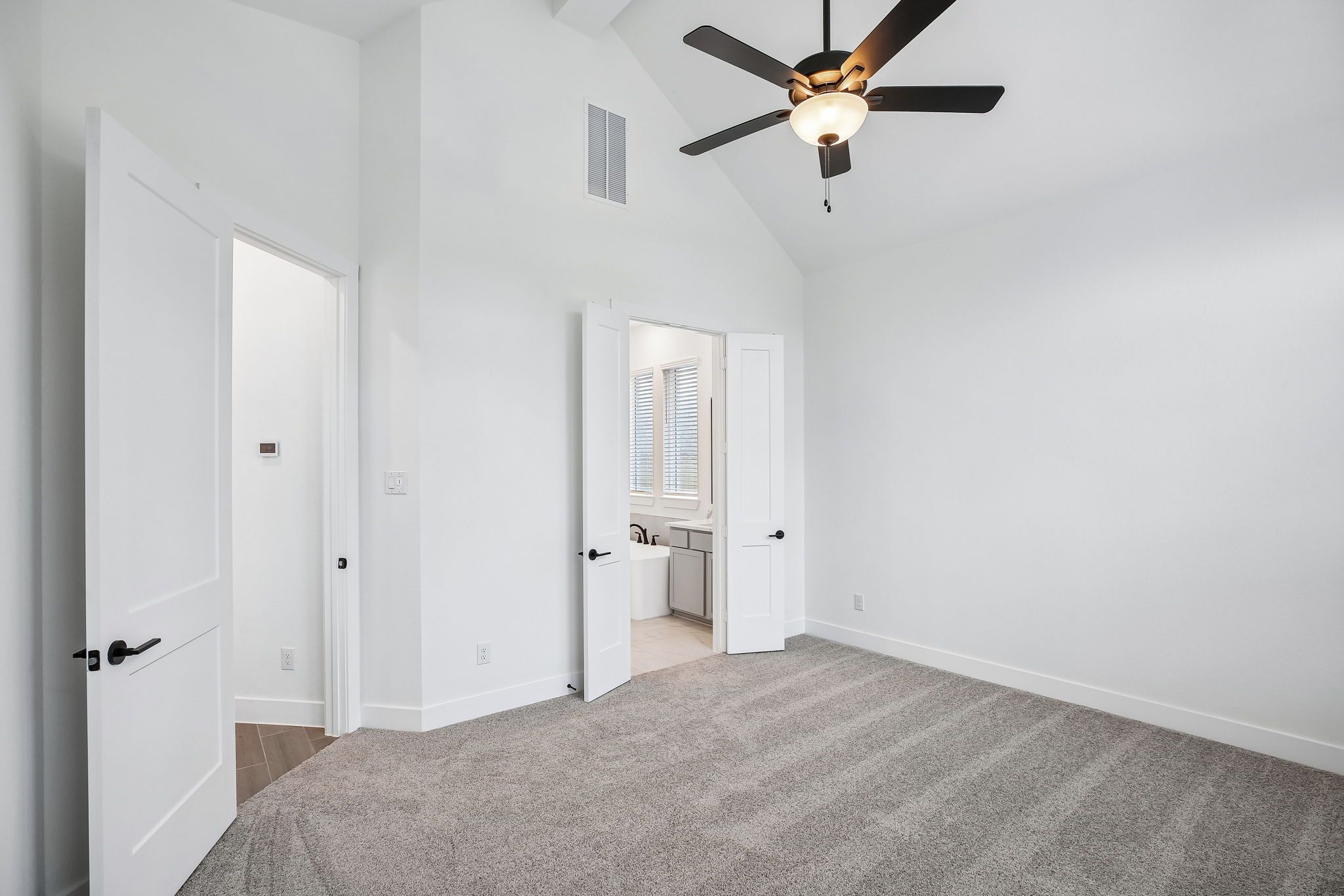 29-web-or-mls-26312-W-Outrider-Banks-Cir-S2204-029.jpg