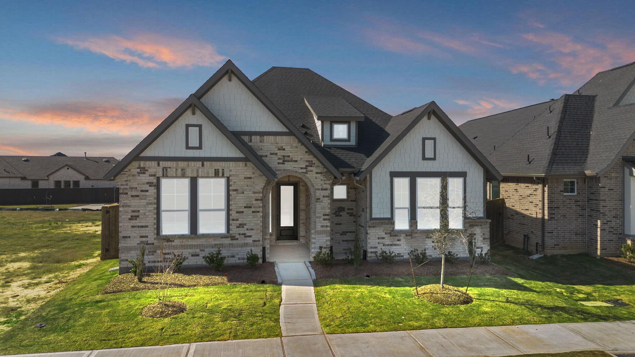 Nicklaus - Riceland Alley Loads: Mont Belvieu, Texas - Chesmar Homes