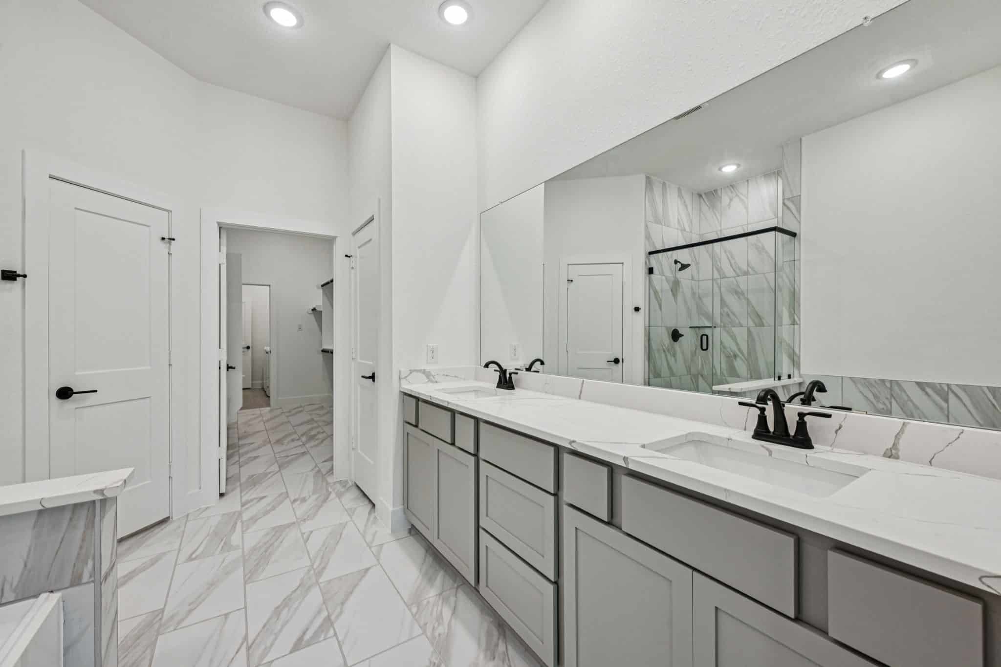 20-web-or-mls-26237-E-Outrider-Banks-Cir-S1001-020.jpg