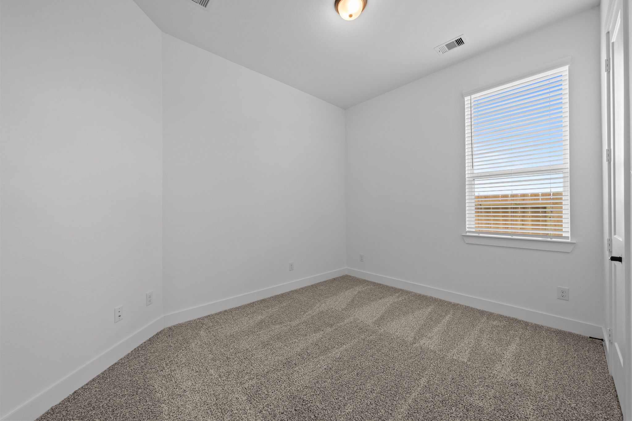 21-web-or-mls-DSC07421.jpg
