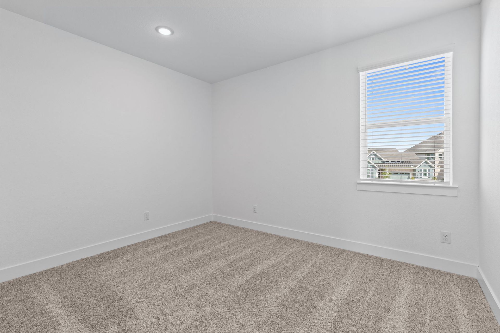 32-web-or-mls-DSC05418-1.jpg