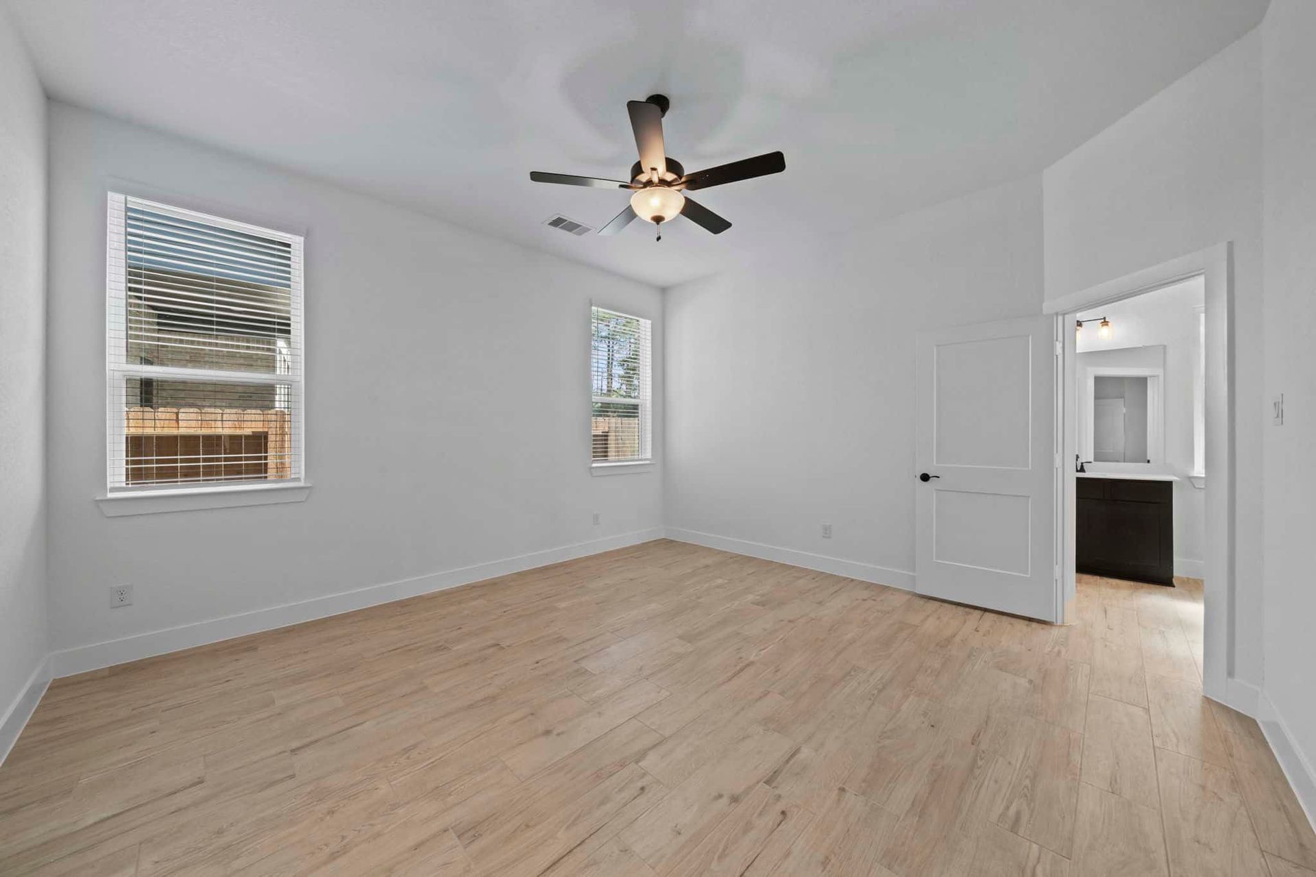 30-web-or-mls-DSC03711-1.jpg