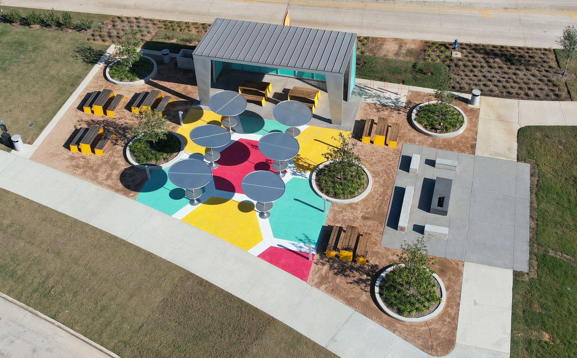 connectionzone-cheefulplaza-1.jpg