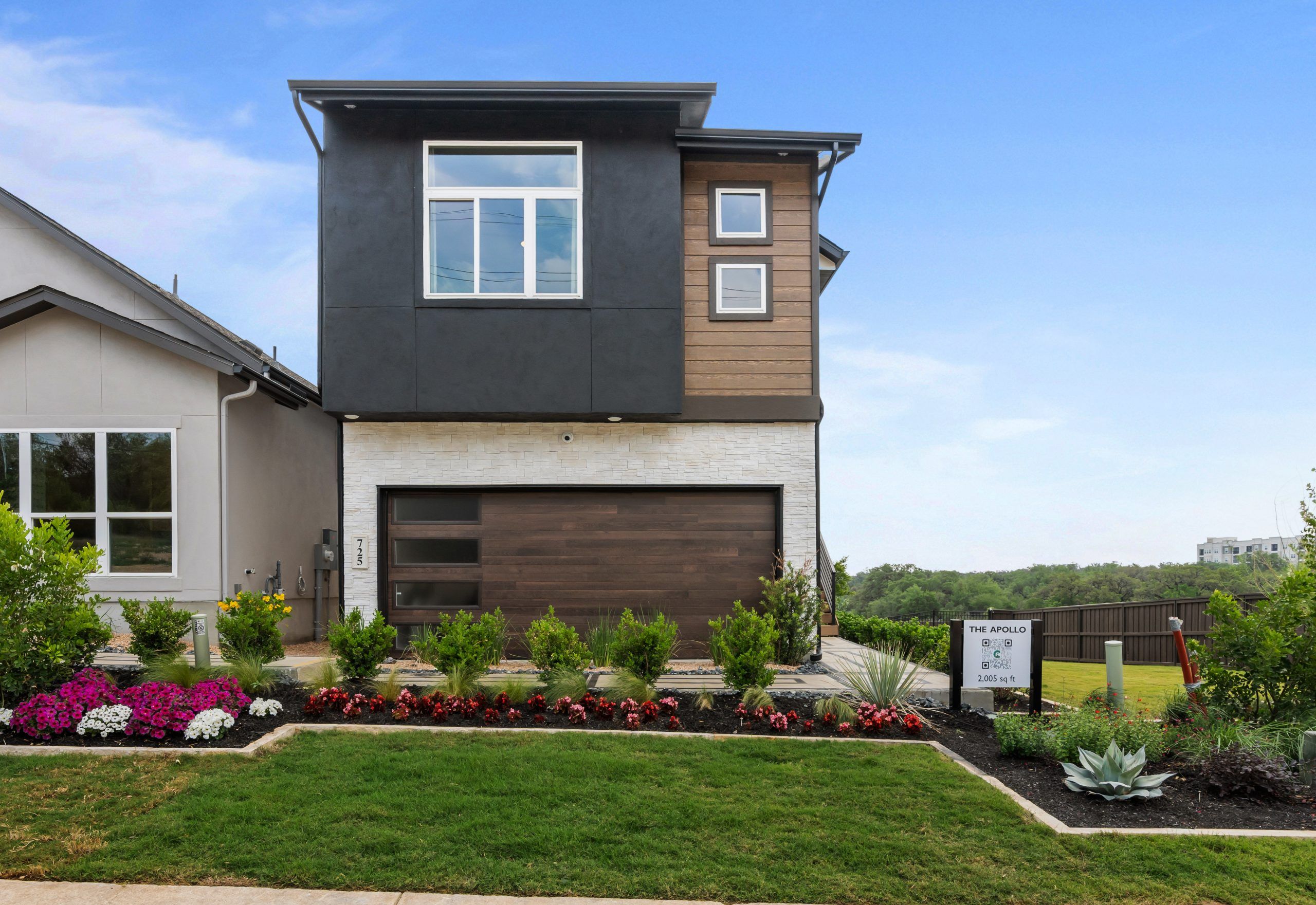 casa en Centero at Stone Oak por Chesmar Homes
