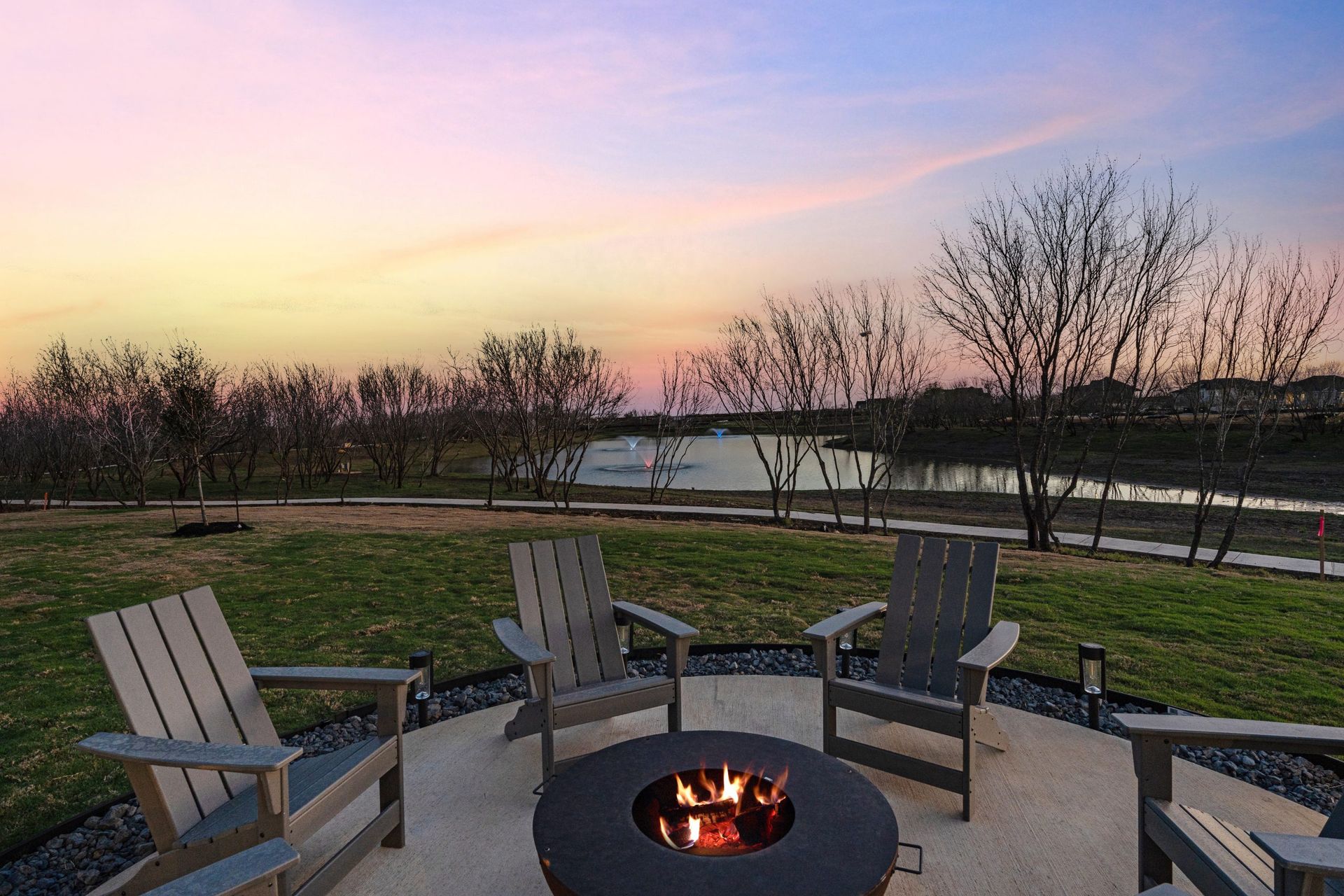 Sienna-Lakes-Model-Twilight-Full-Size-6-scaled.jpg