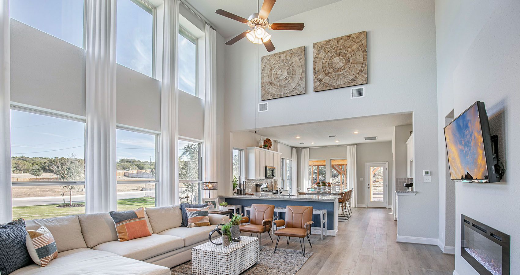 SATX-chesmarhomes-Lincoln-MODEL-Slider-03.jpg