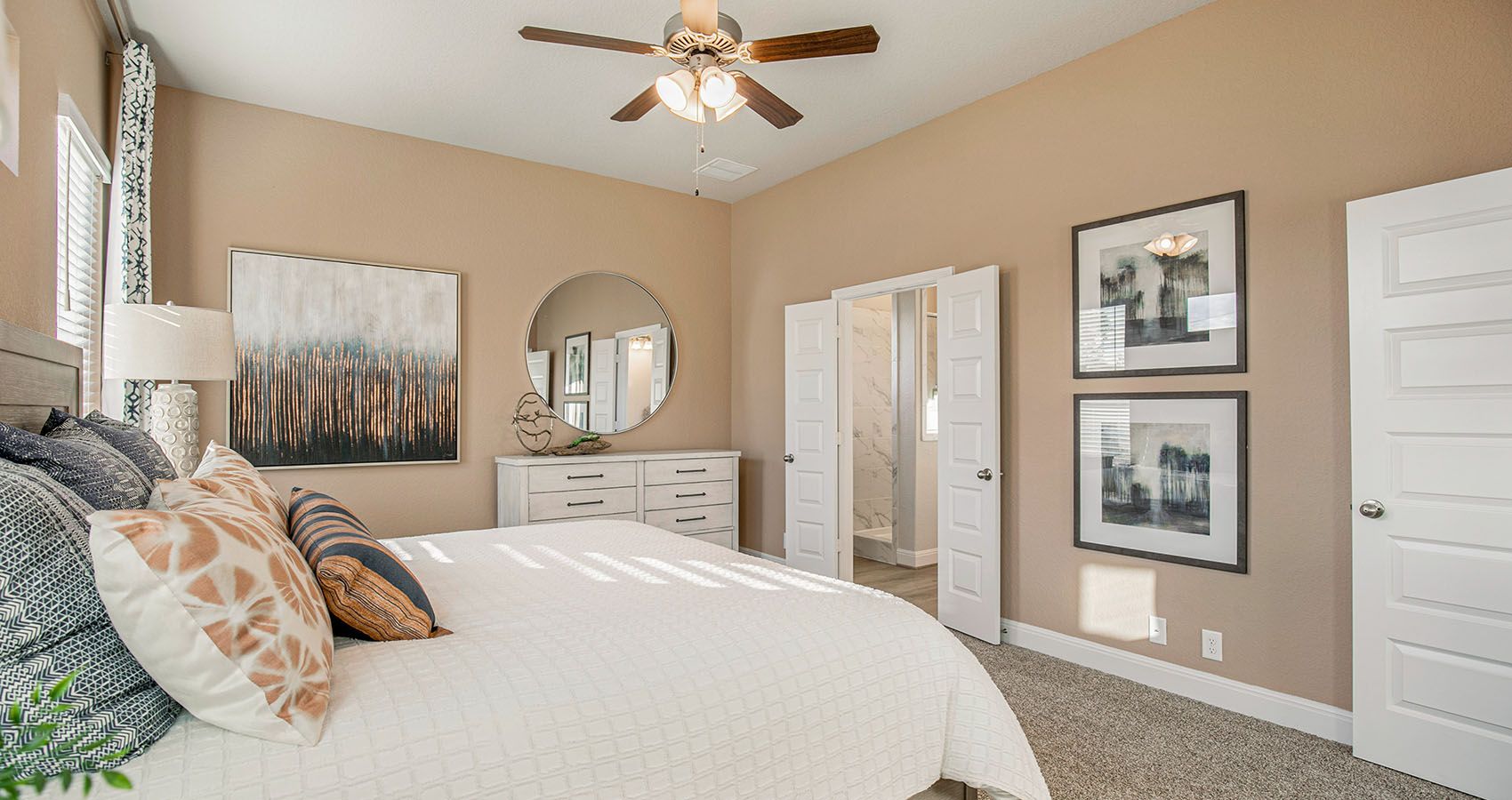 SATX-chesmarhomes-Lincoln-MODEL-Slider-06.jpg