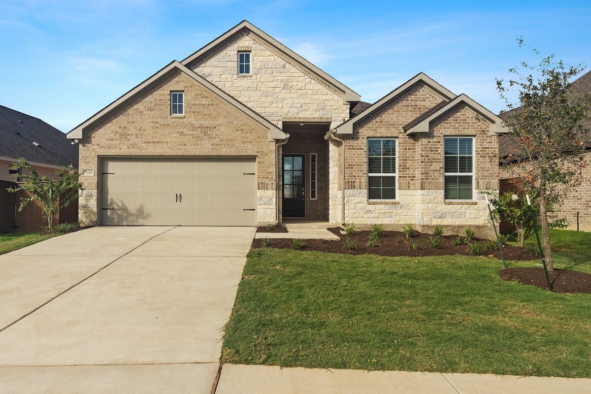 209 West Faulkner Street (Brooks)