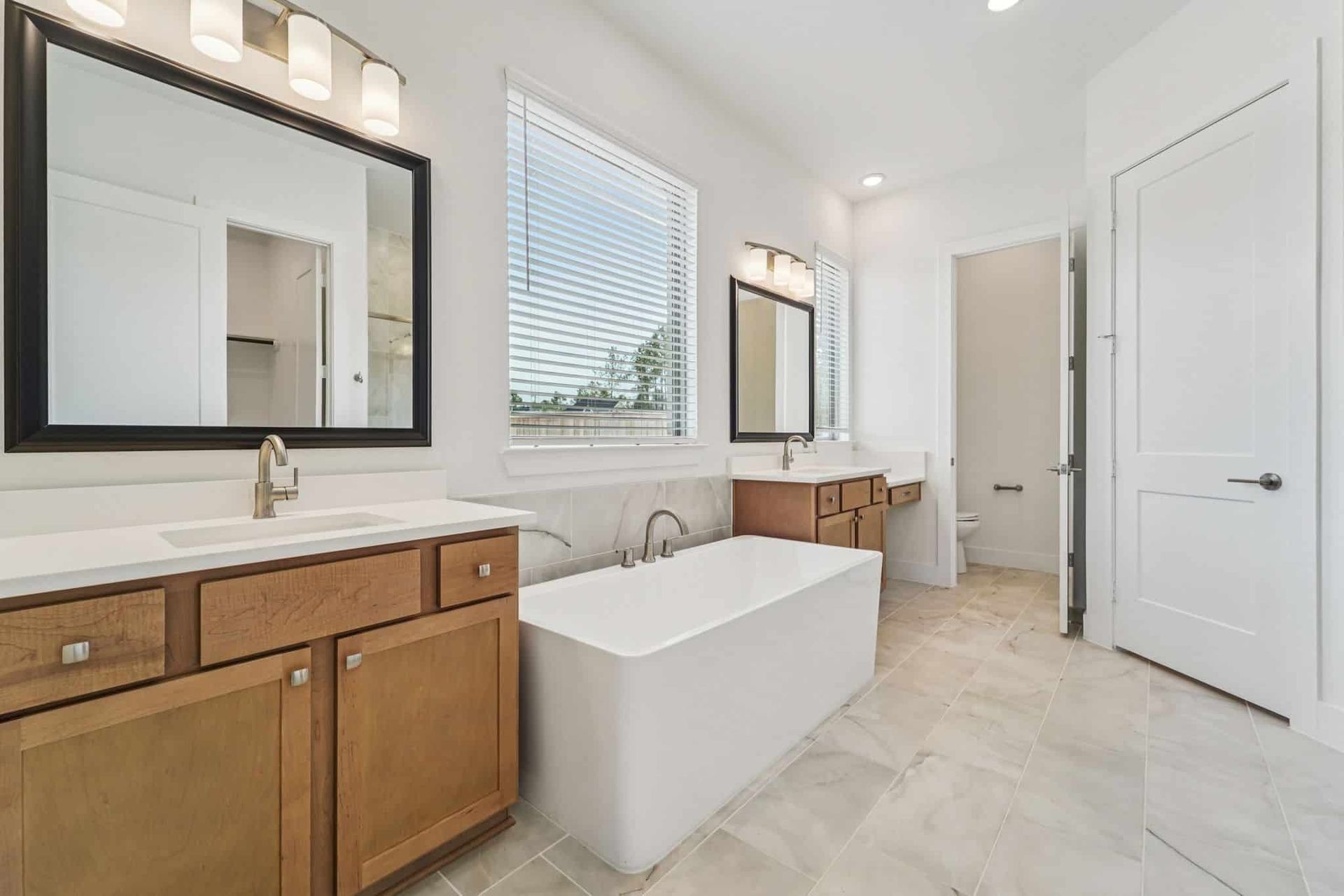 36-web-or-mls-25926-North-Outrider-Circle-S1001-036.jpg
