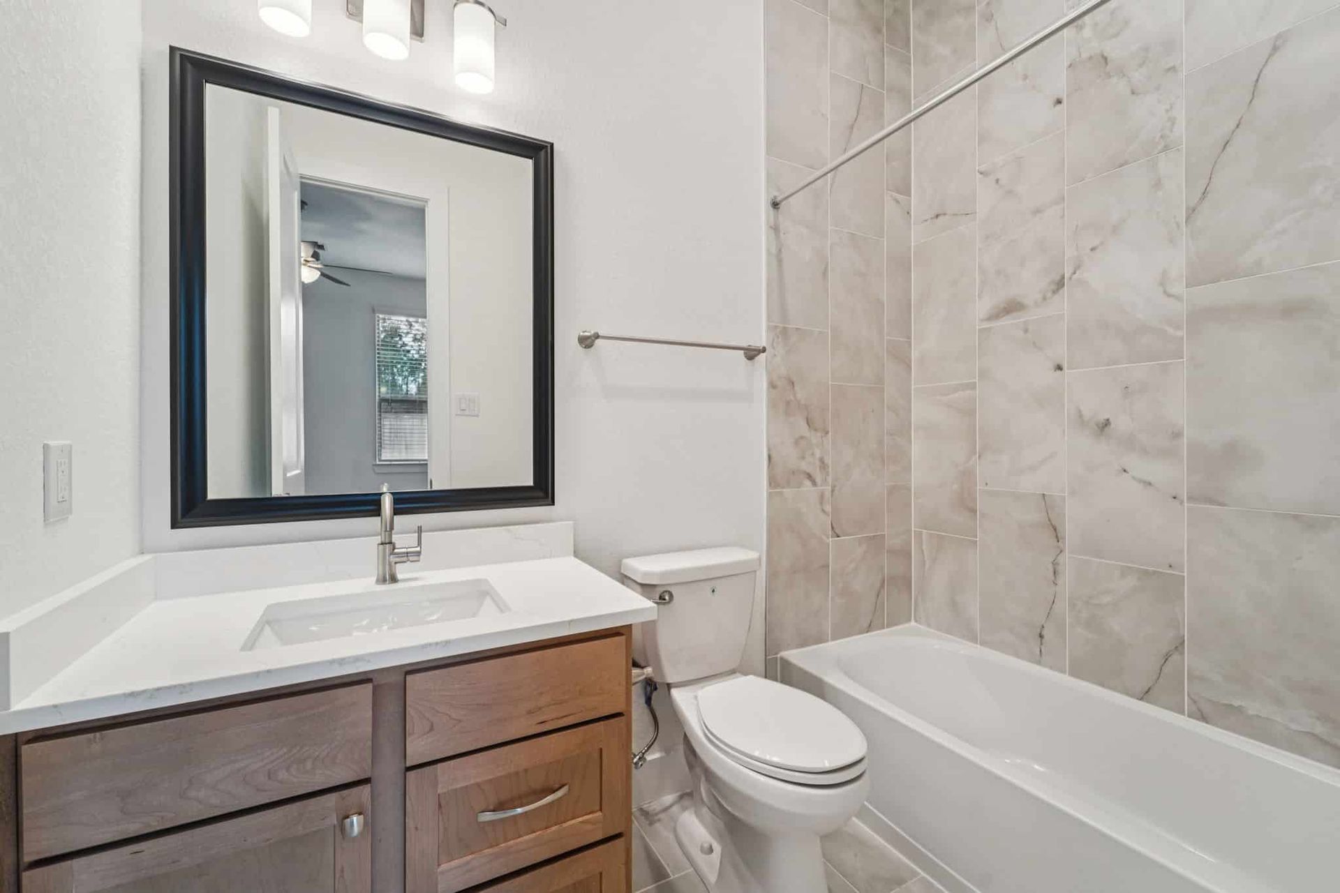 21-web-or-mls-25926-North-Outrider-Circle-S1001-021.jpg