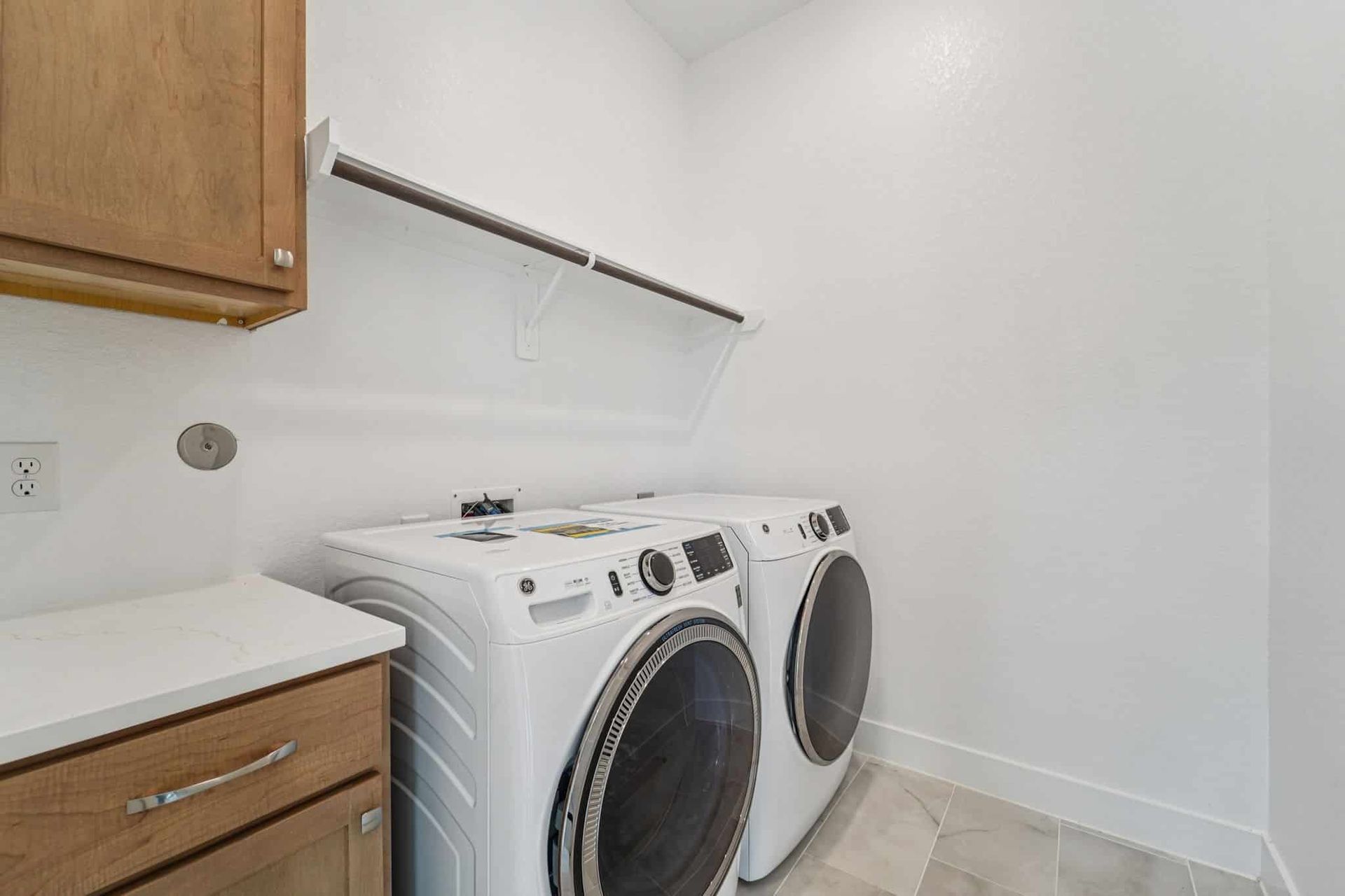 32-web-or-mls-25926-North-Outrider-Circle-S1001-032.jpg